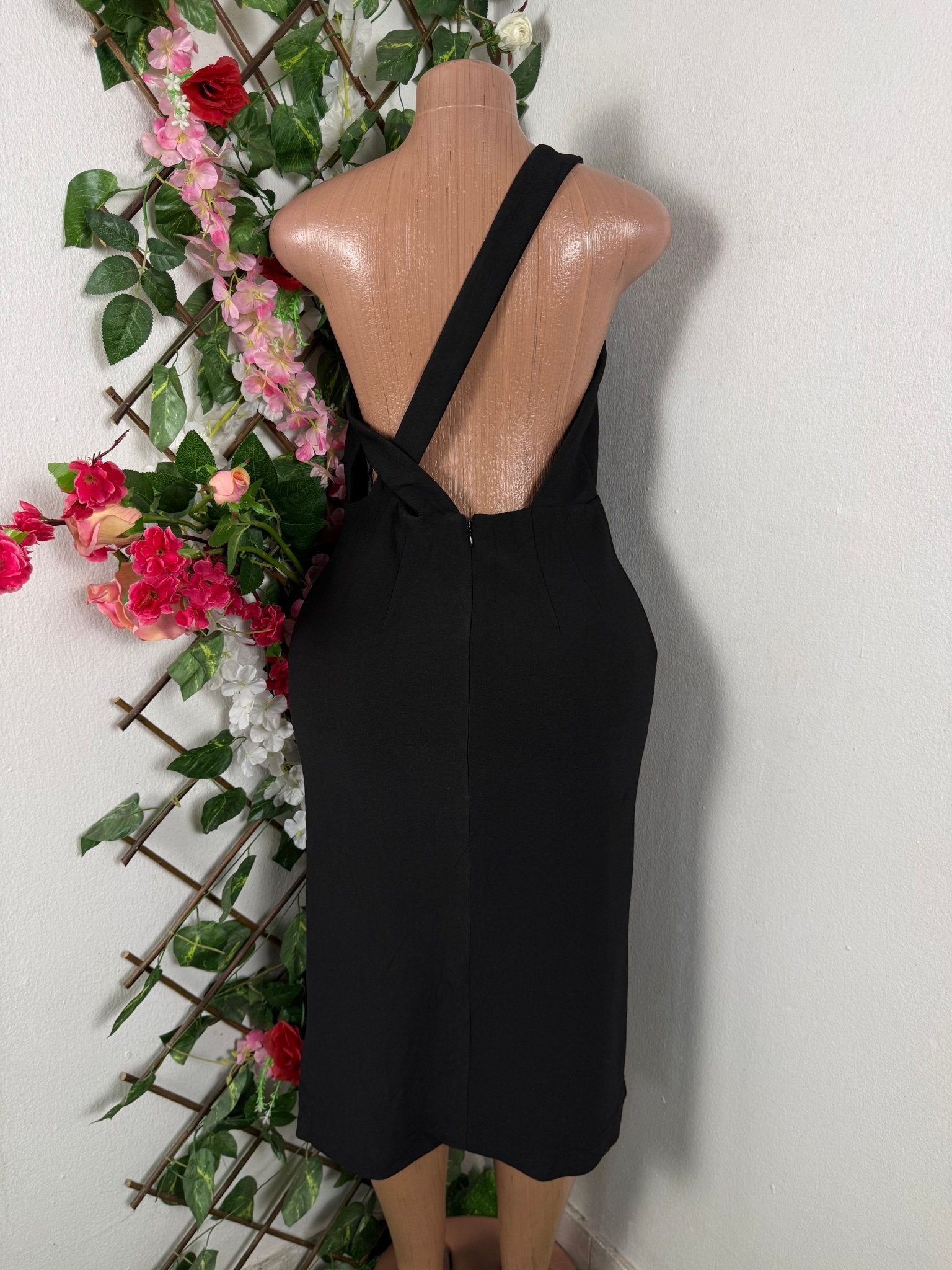 Robe moulante sans manches dénudée - Perluna Store