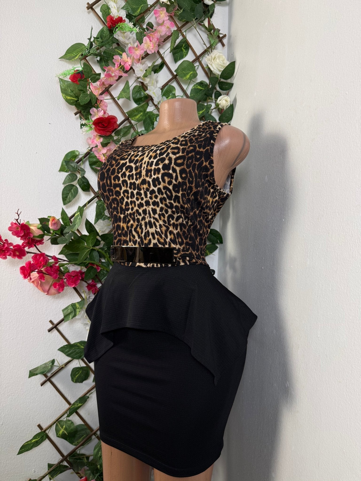 Robe moulante sans manches deux temps - Perluna Store - kinshasa