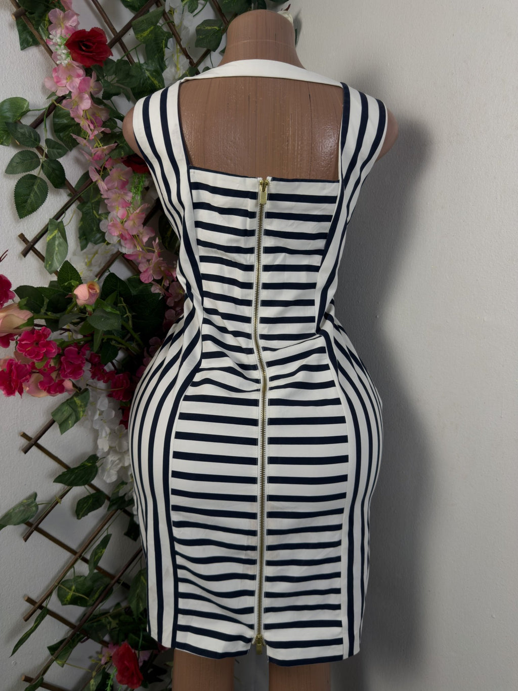 Robe moulante sans manches dos-nu - Perluna Store