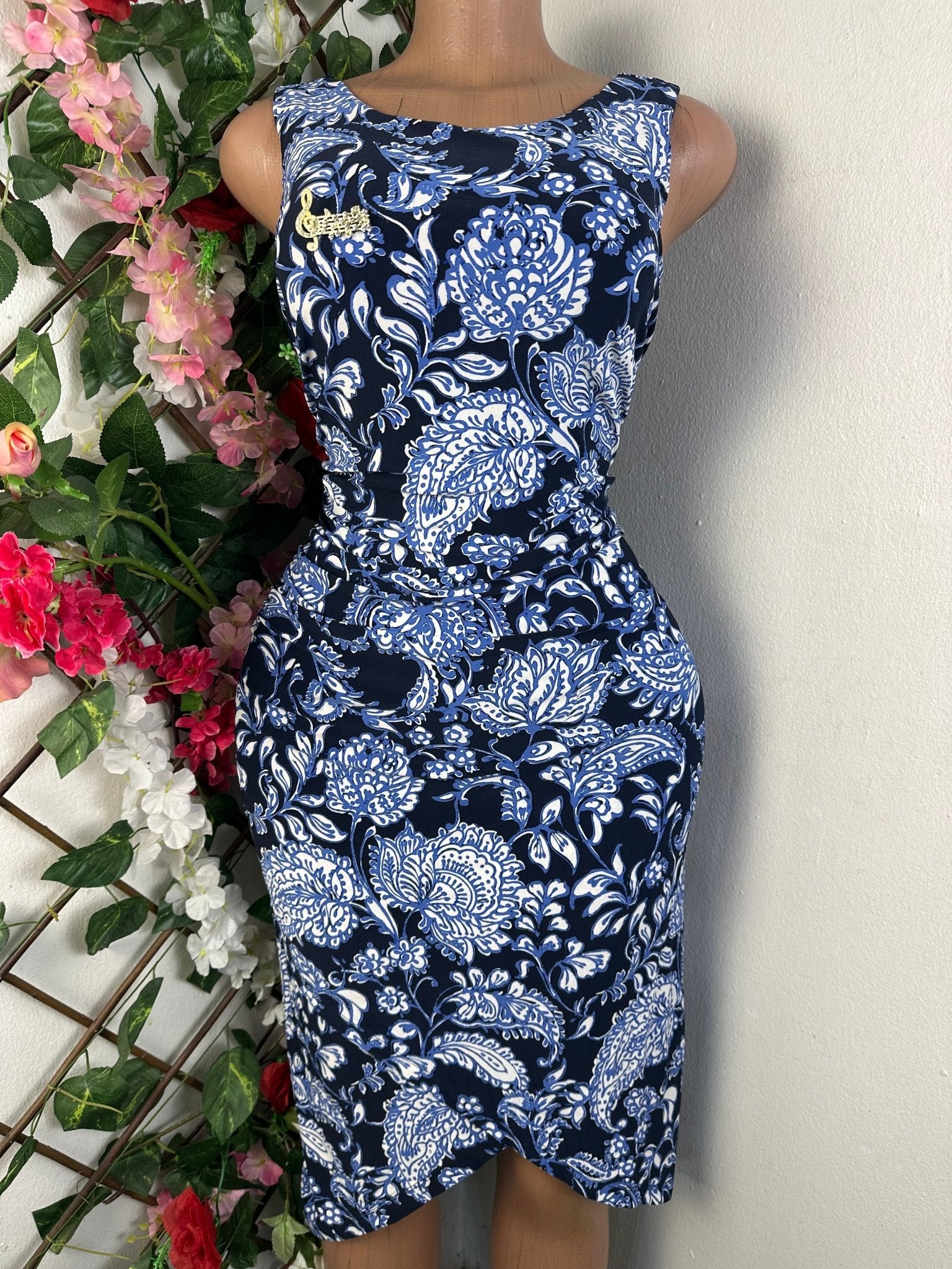 Robe moulante sans manches drapée - Perluna Store - kinshasa