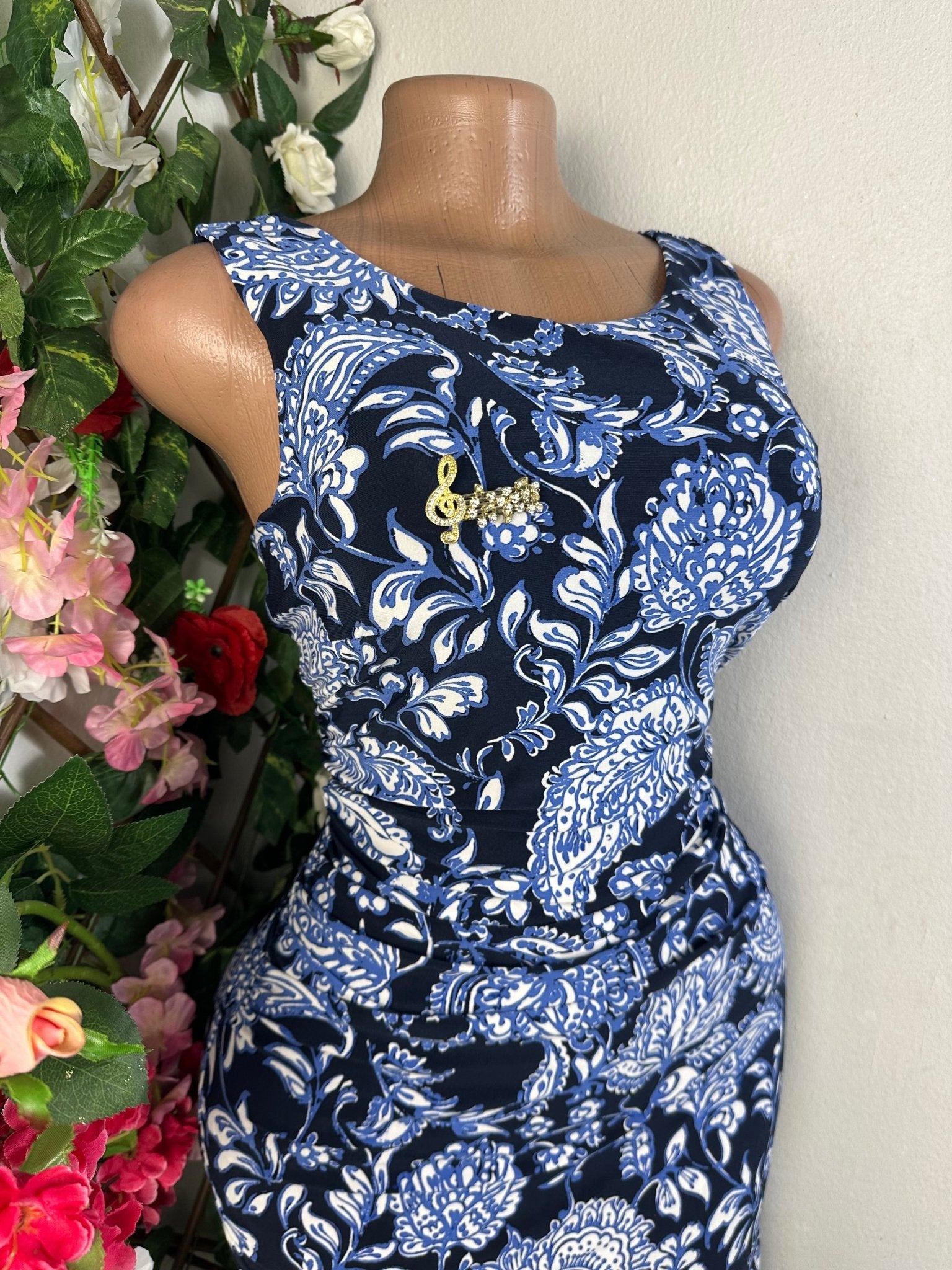 Robe moulante sans manches drapée - Perluna Store - kinshasa