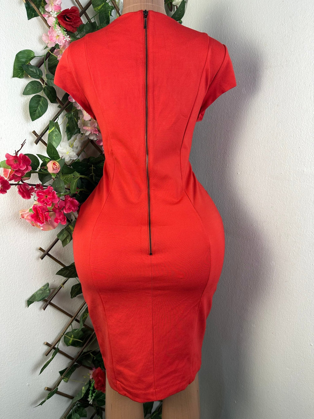 Robe moulante sans manches drapée - Perluna Store - kinshasa