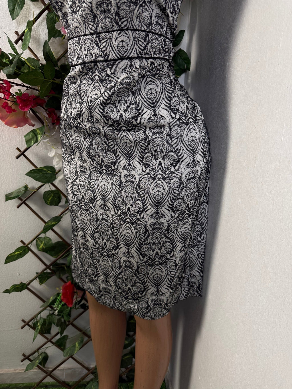 Robe moulante sans manches drapée - Perluna Store