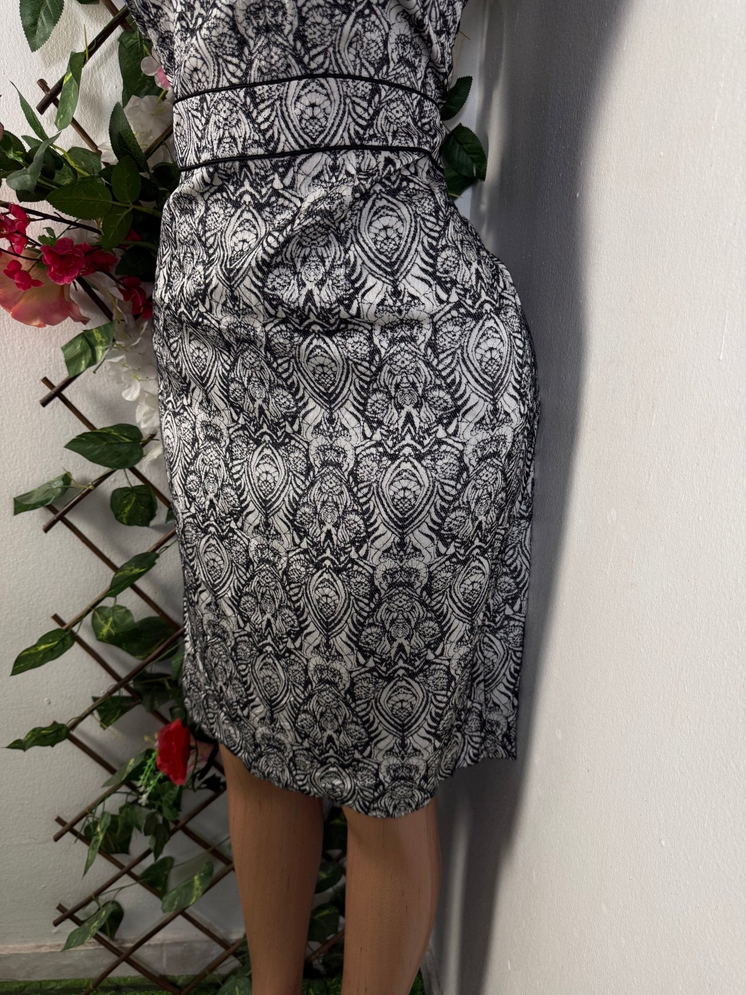 Robe moulante sans manches drapée - Perluna Store