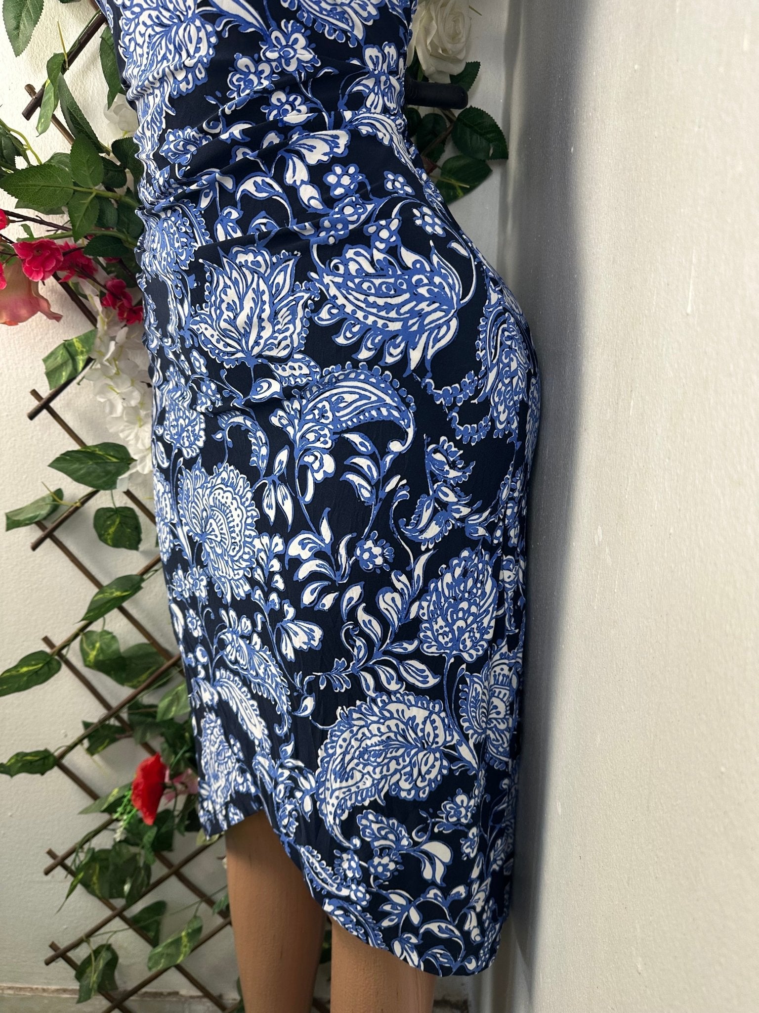 Robe moulante sans manches drapée - Perluna Store - kinshasa