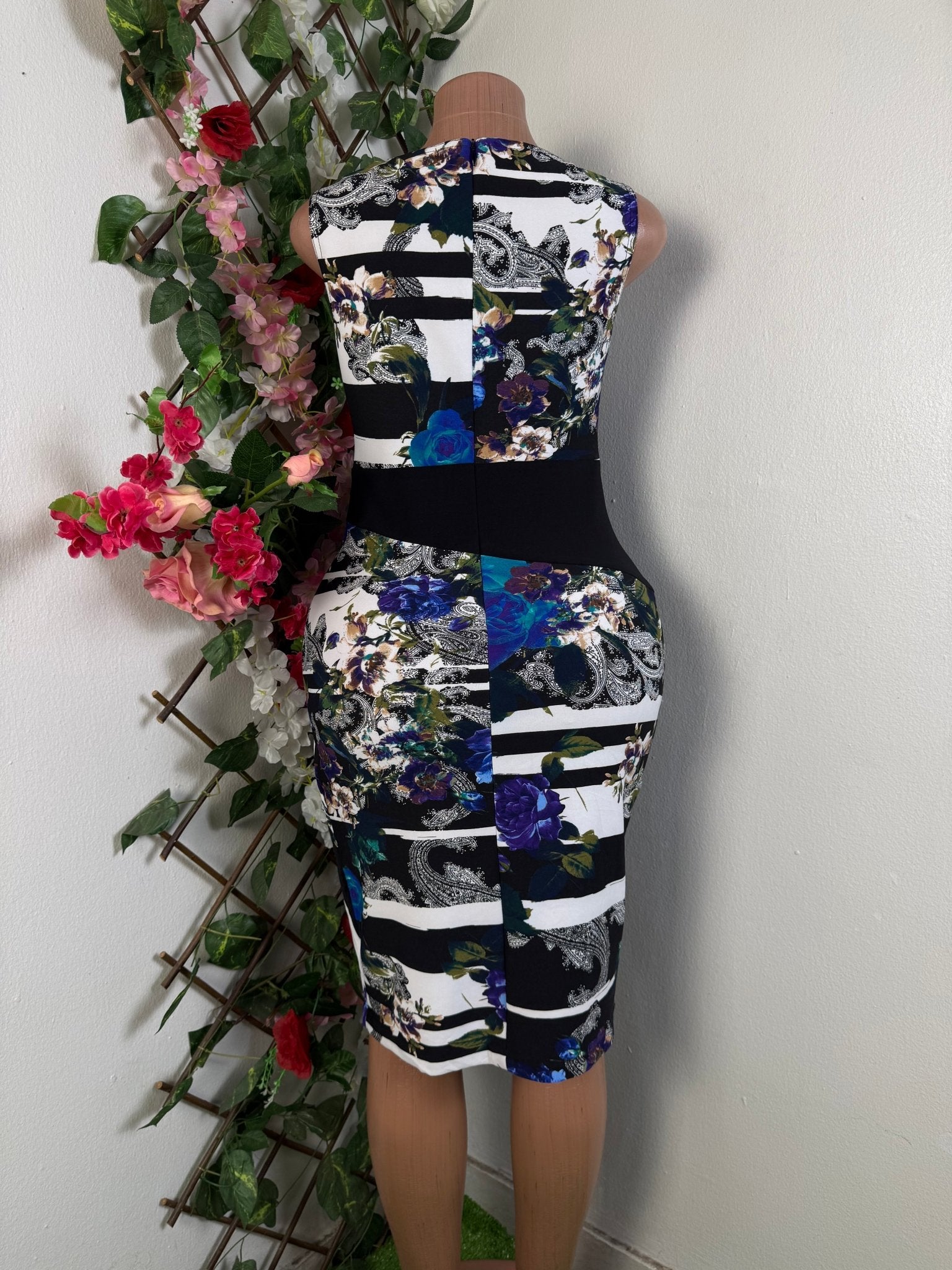 Robe moulante sans manches pente asymétrique - Perluna Store - kinshasa