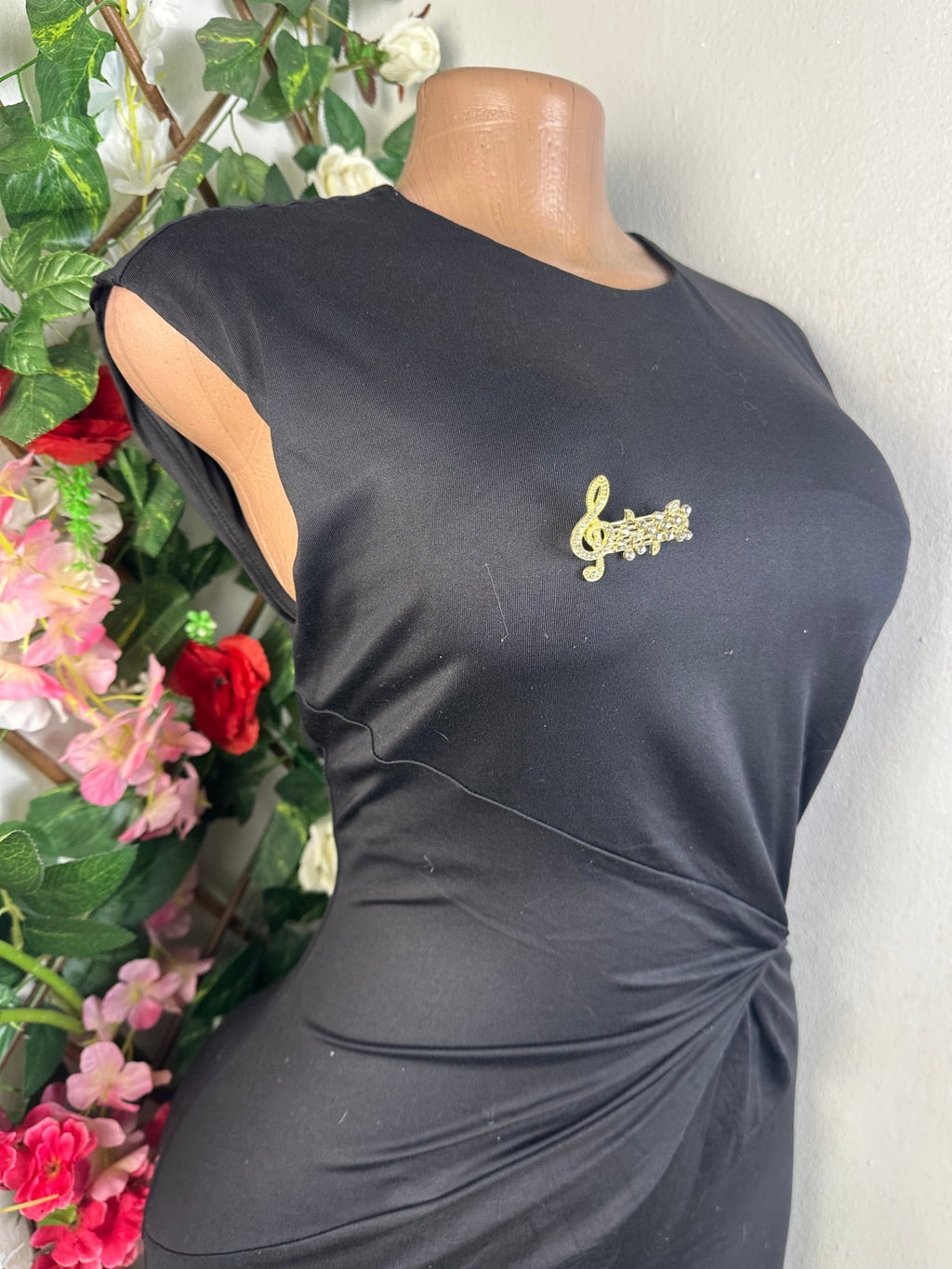 Robe moulante sans manches stylée - Perluna Store - kinshasa