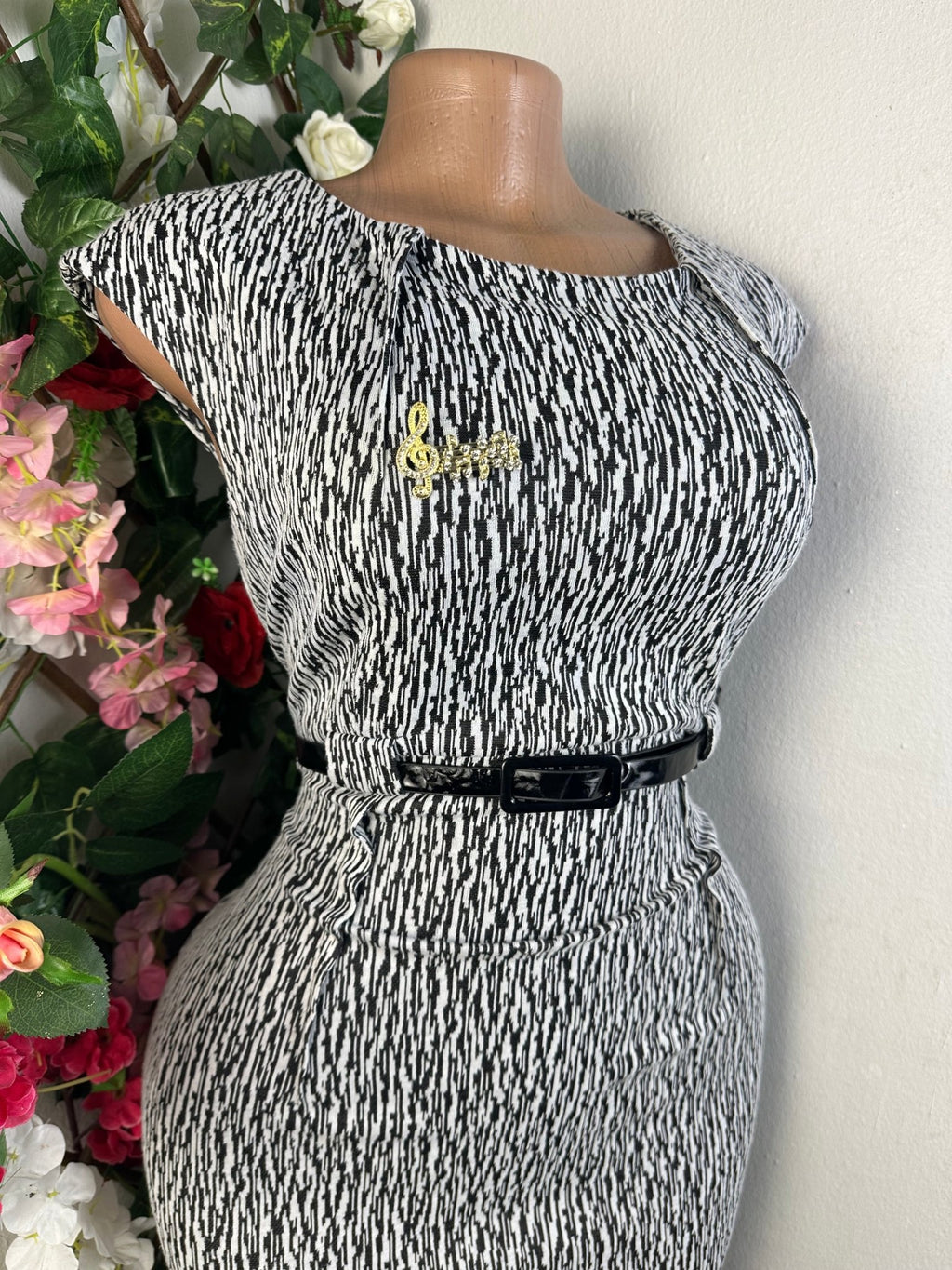 Robe moulante sans manches - Perluna Store - kinshasa