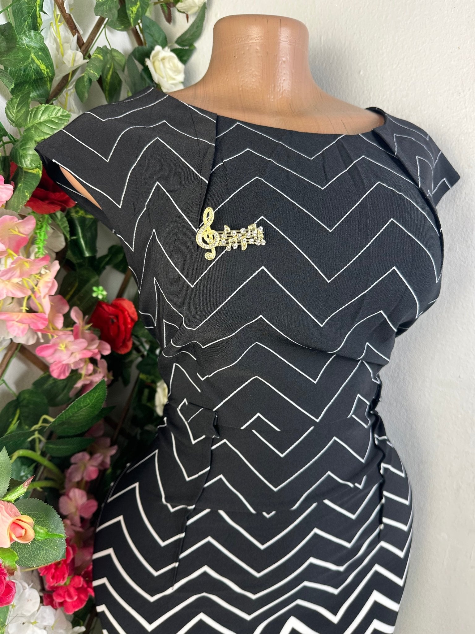 Robe moulante sans manches - Perluna Store - kinshasa