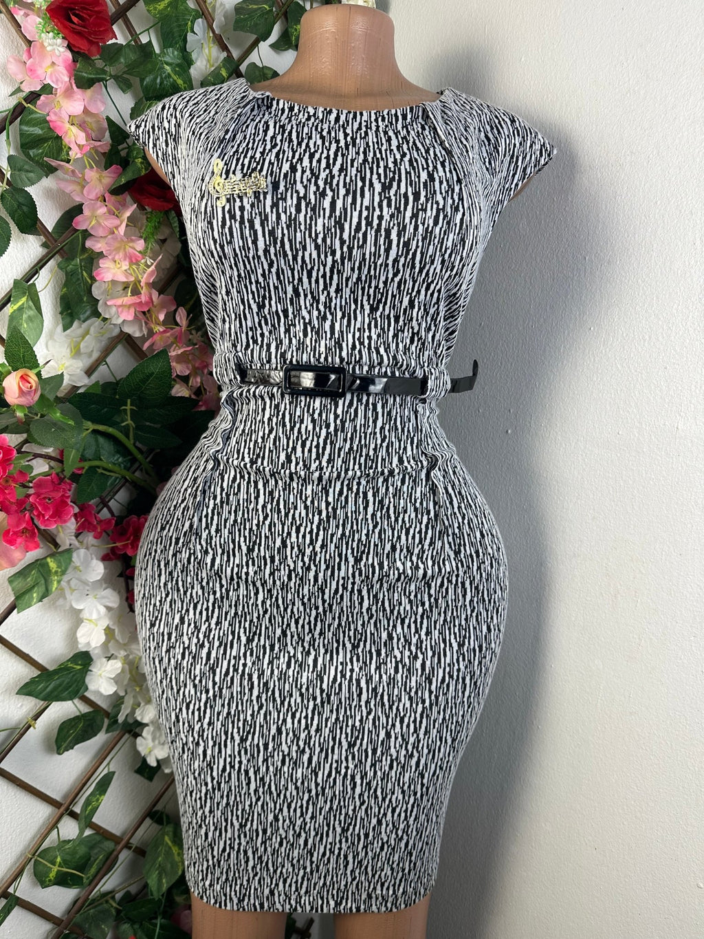 Robe moulante sans manches - Perluna Store - kinshasa