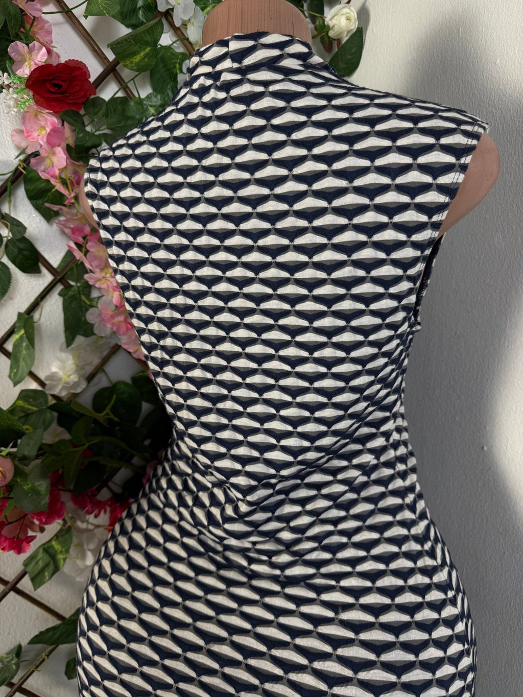 Robe moulante sans manches - Perluna Store - kinshasa