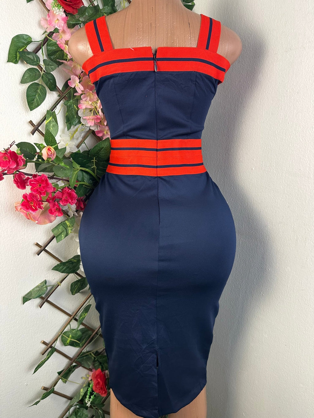 Robe moulante sans manches - Perluna Store - kinshasa