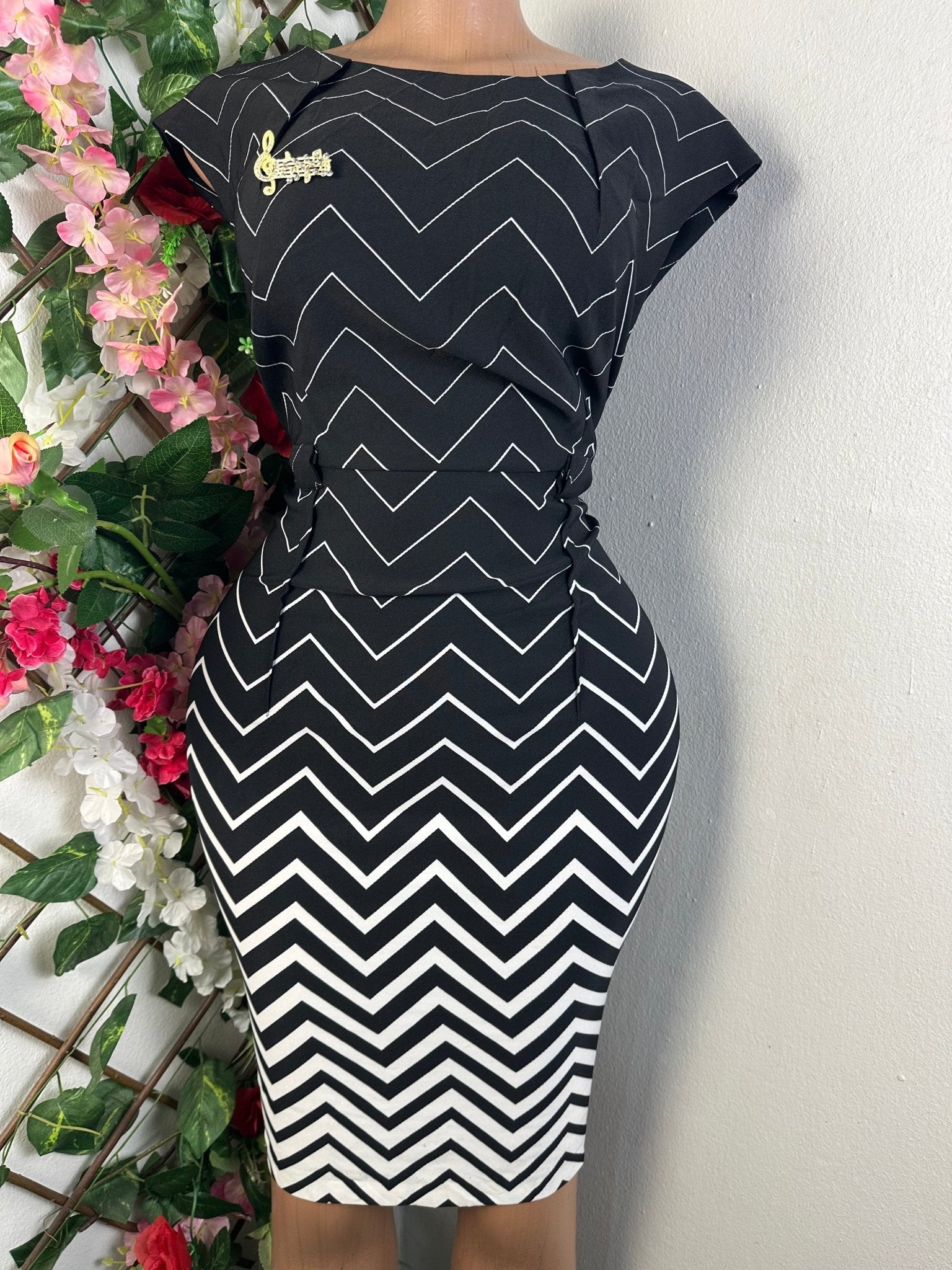 Robe moulante sans manches - Perluna Store - kinshasa