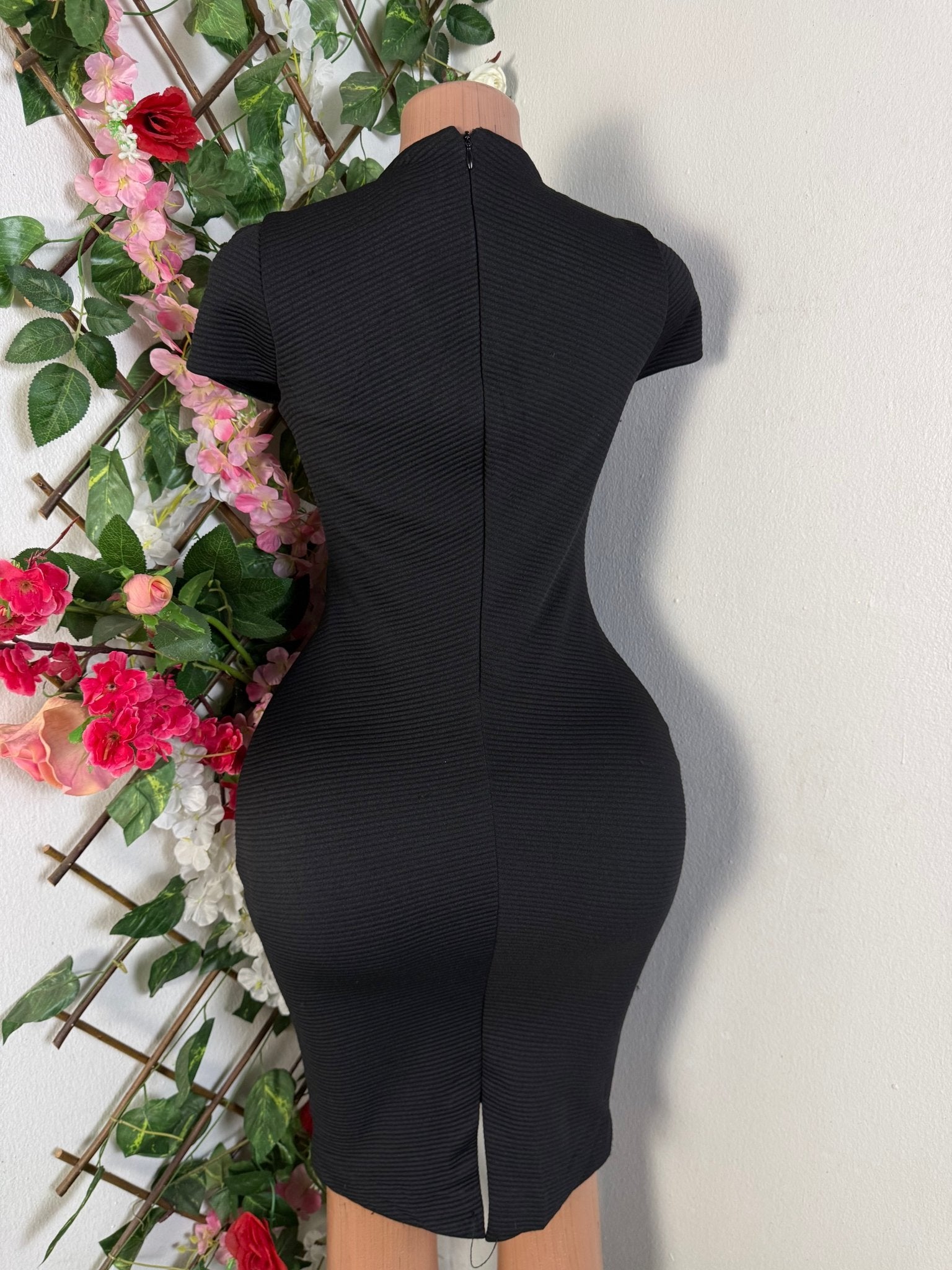 Robe moulante sans manches - Perluna Store