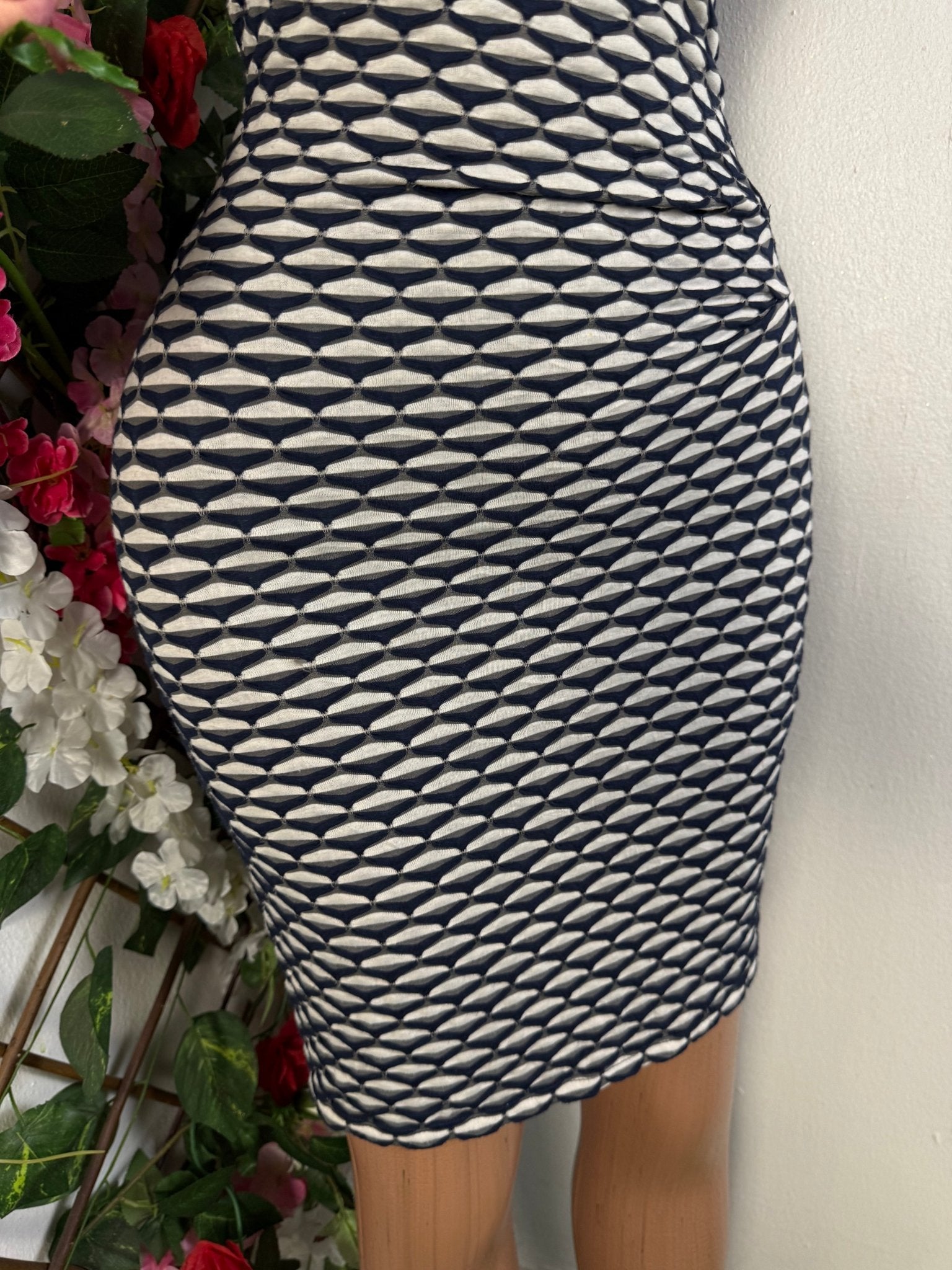 Robe moulante sans manches - Perluna Store - kinshasa