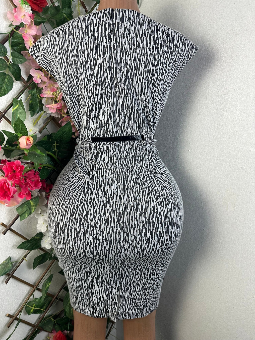 Robe moulante sans manches - Perluna Store - kinshasa