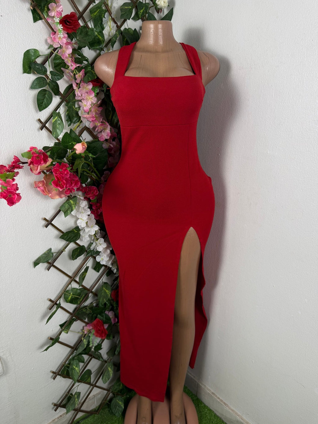 Robe moulante slim à fine bretelles longue - Perluna Store