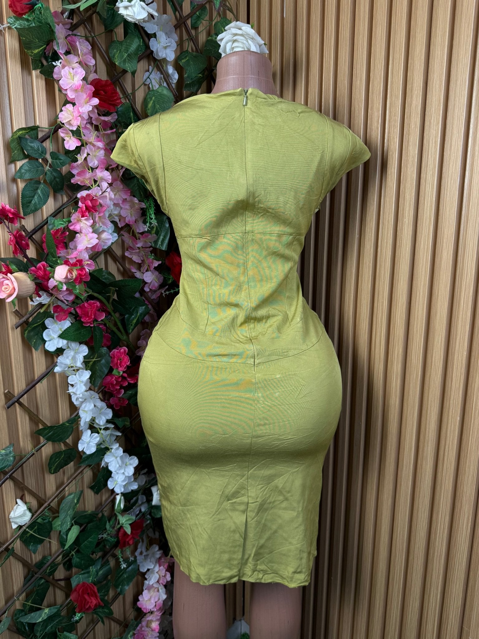 Robe moulante slim à manches courtes - Perluna Store