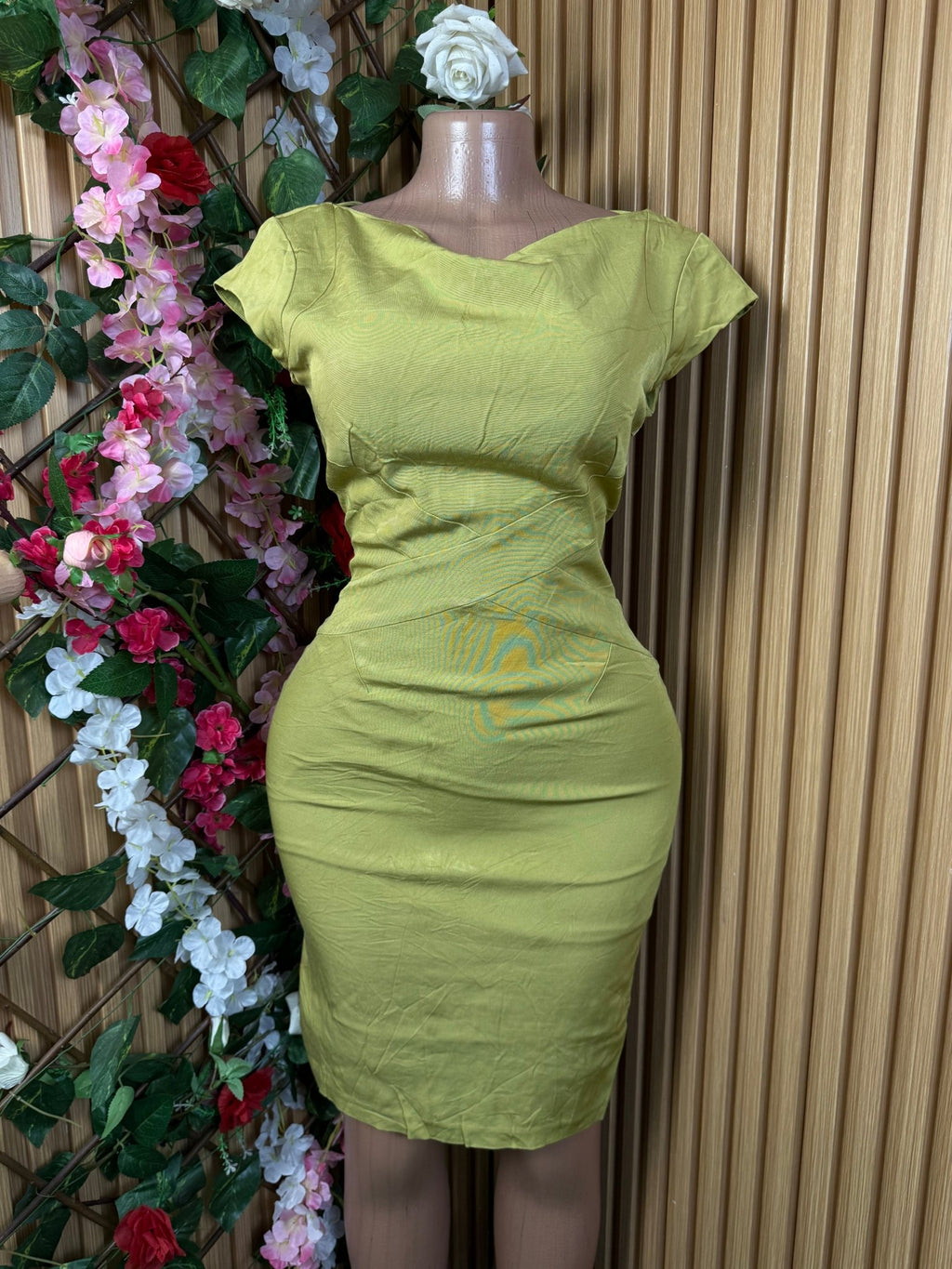Robe moulante slim à manches courtes - Perluna Store