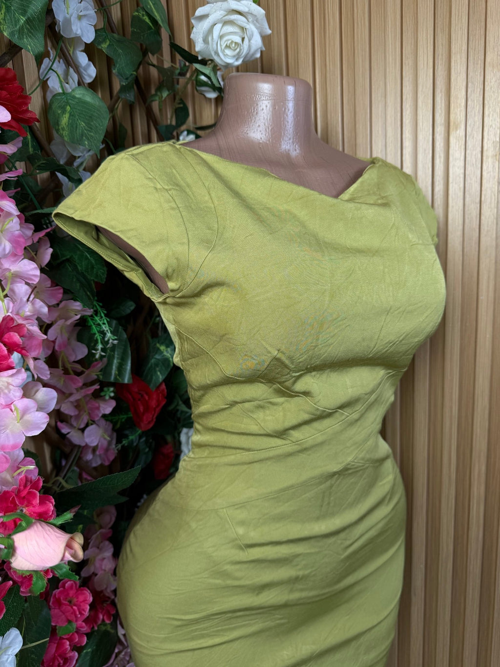 Robe moulante slim à manches courtes - Perluna Store