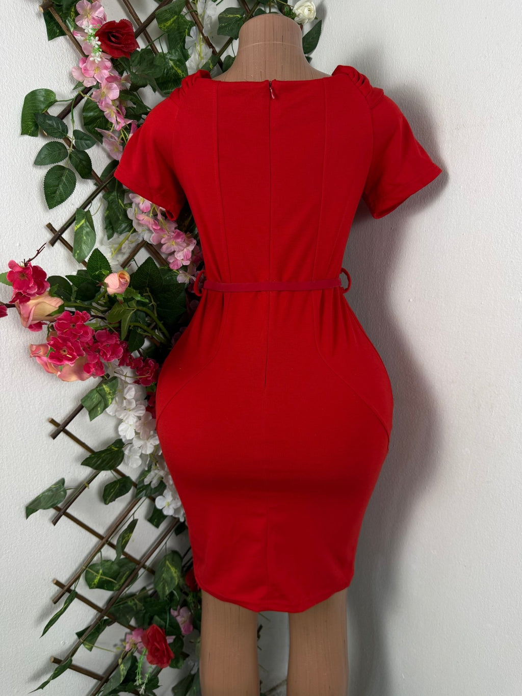 Robe moulante slim manches courtes col carré - Perluna Store