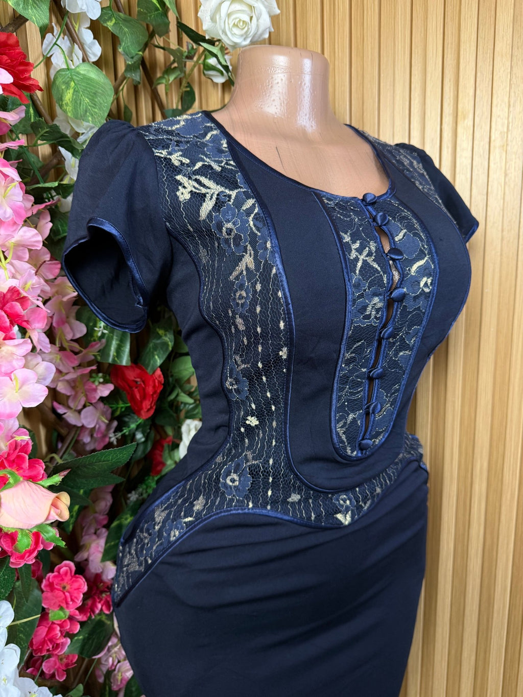 Robe moulante slim manches courtes décollectée - Perluna Store