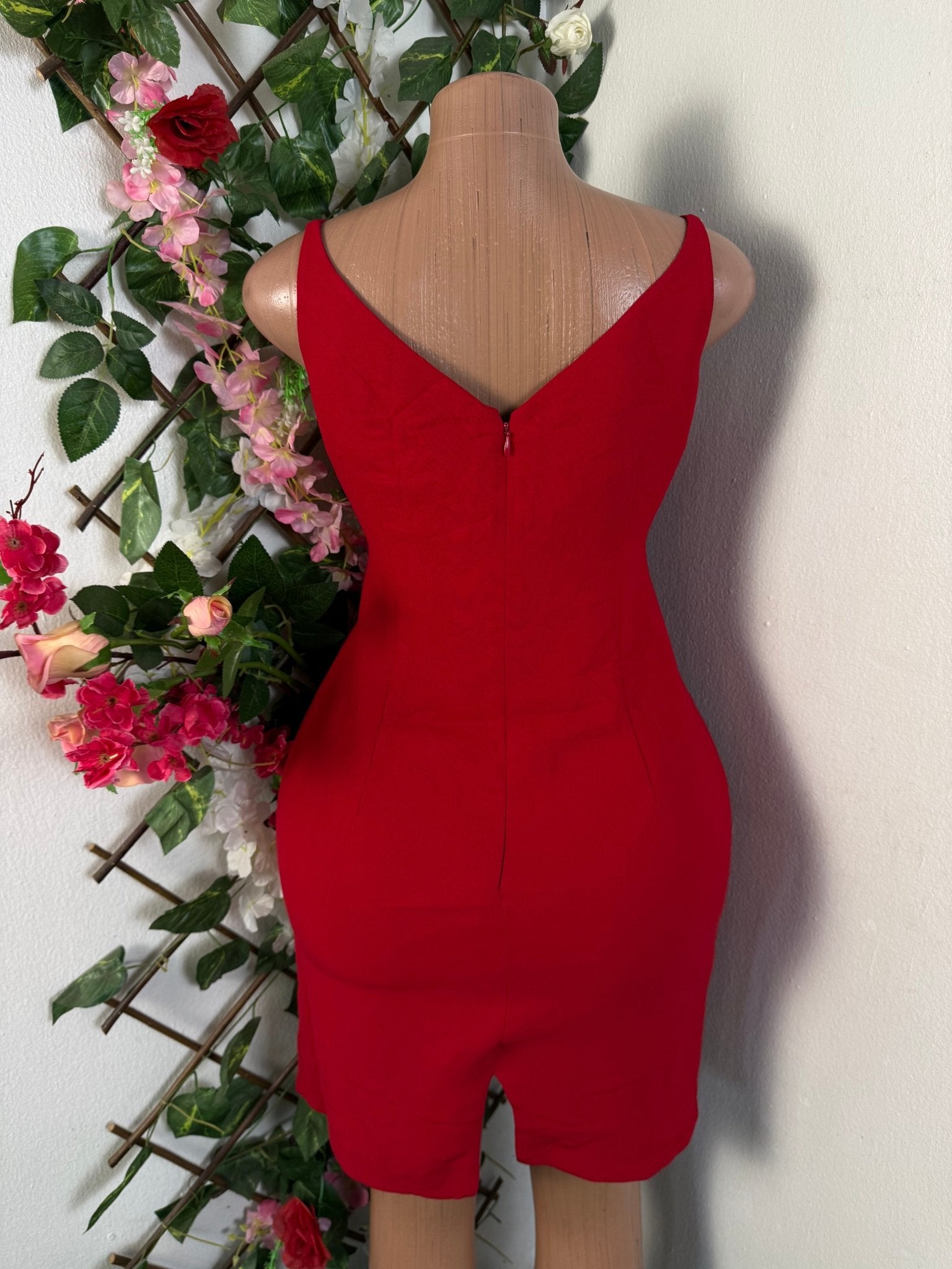 Robe moulante slim sans manches à fine brtelles - Perluna Store