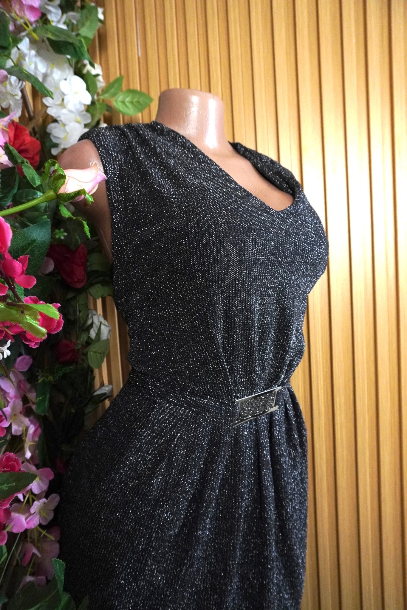 Robe moulante slim sans manches ceintrée - Perluna Store