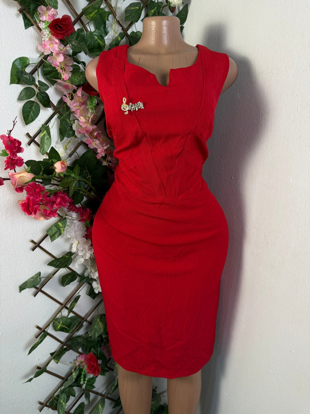 Robe moulante slim sans manches décollectée - Perluna Store
