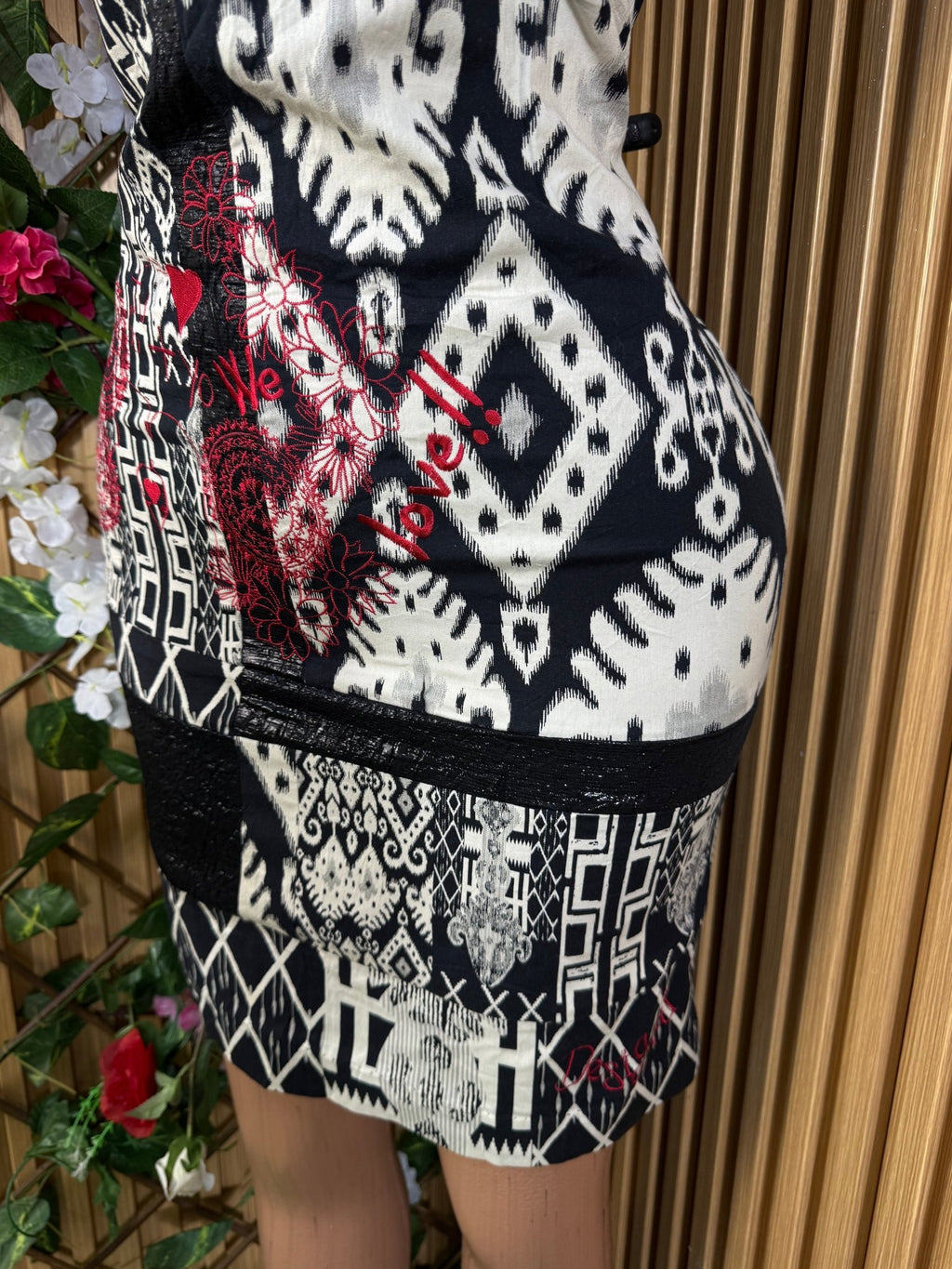 Robe moulante slim sans manches décollectée - Perluna Store