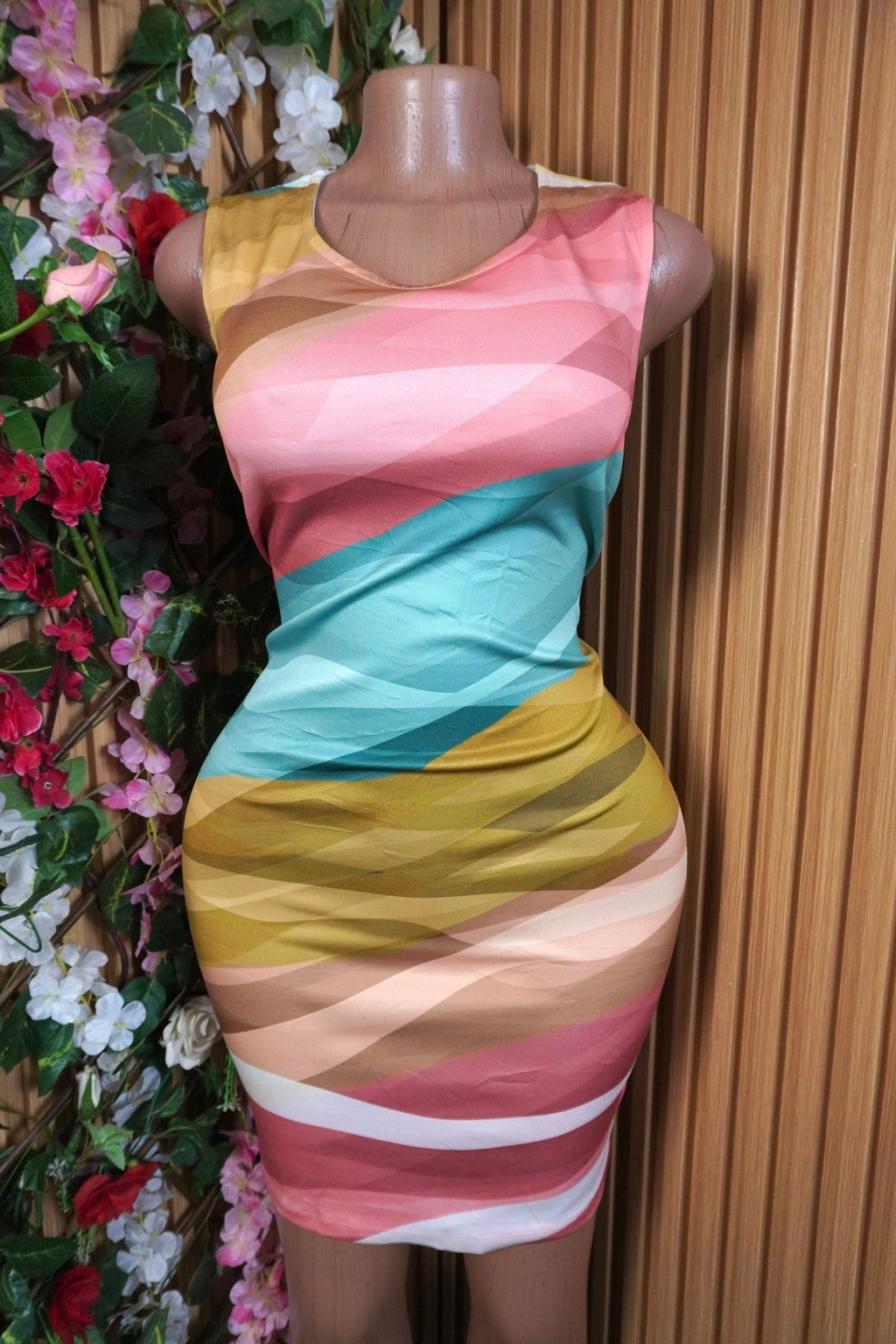 Robe moulante slim  sans manches décolletée-S - Perluna Store