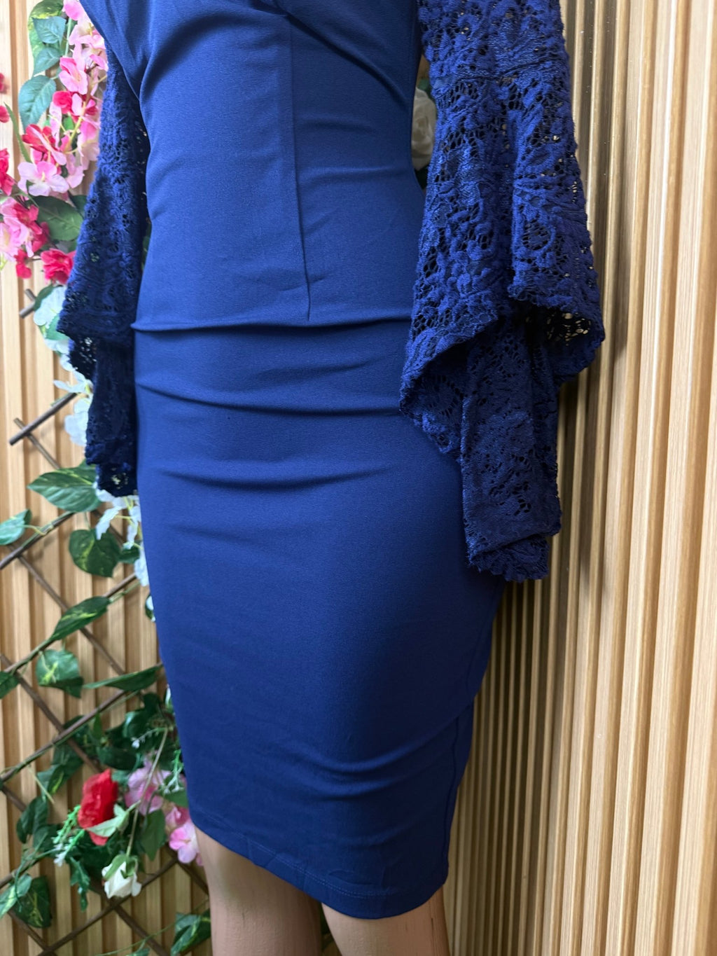 Robe moulante manches longues décollectée - Perluna Store