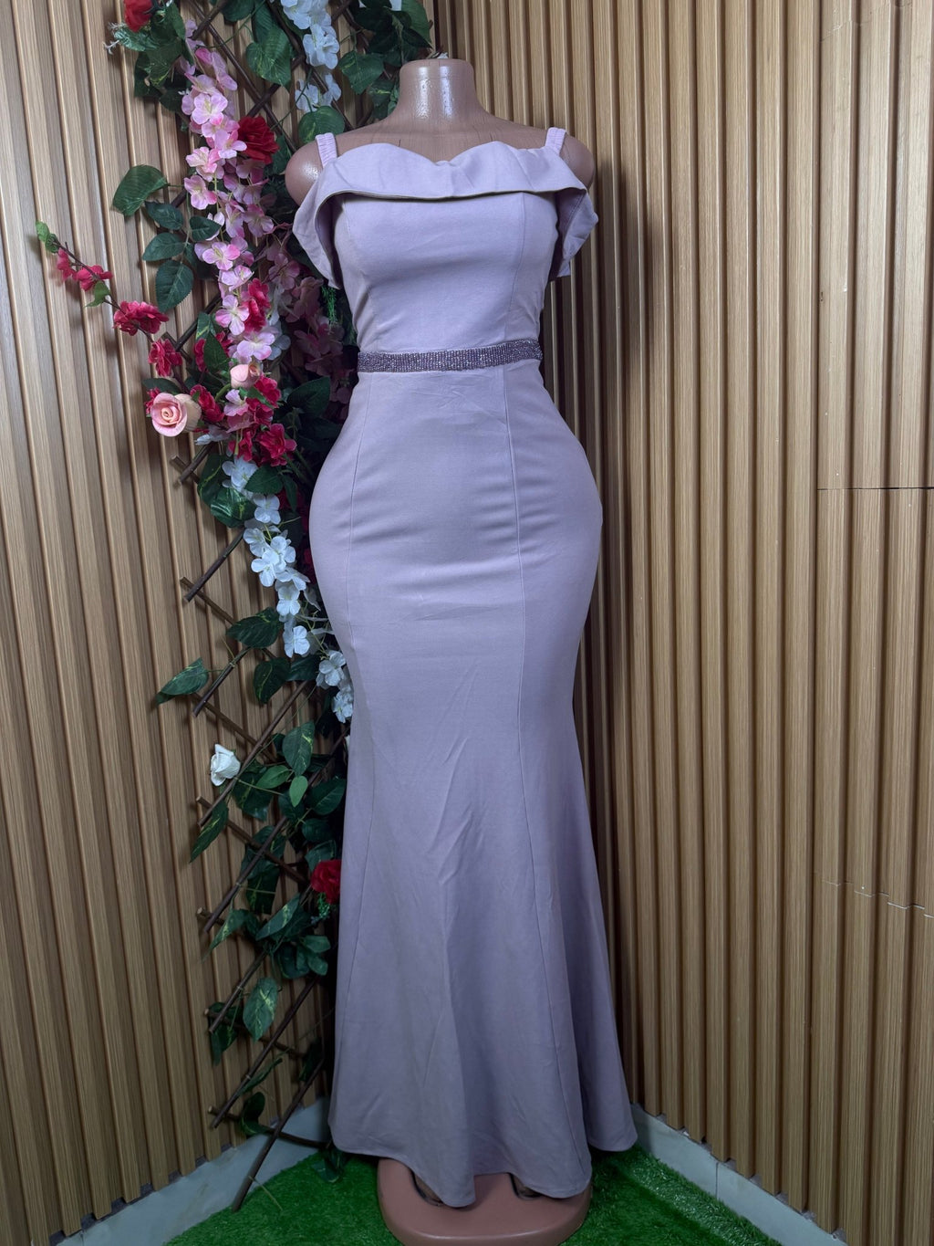 Robe moulante slim sans manches dénudée - Perluna Store