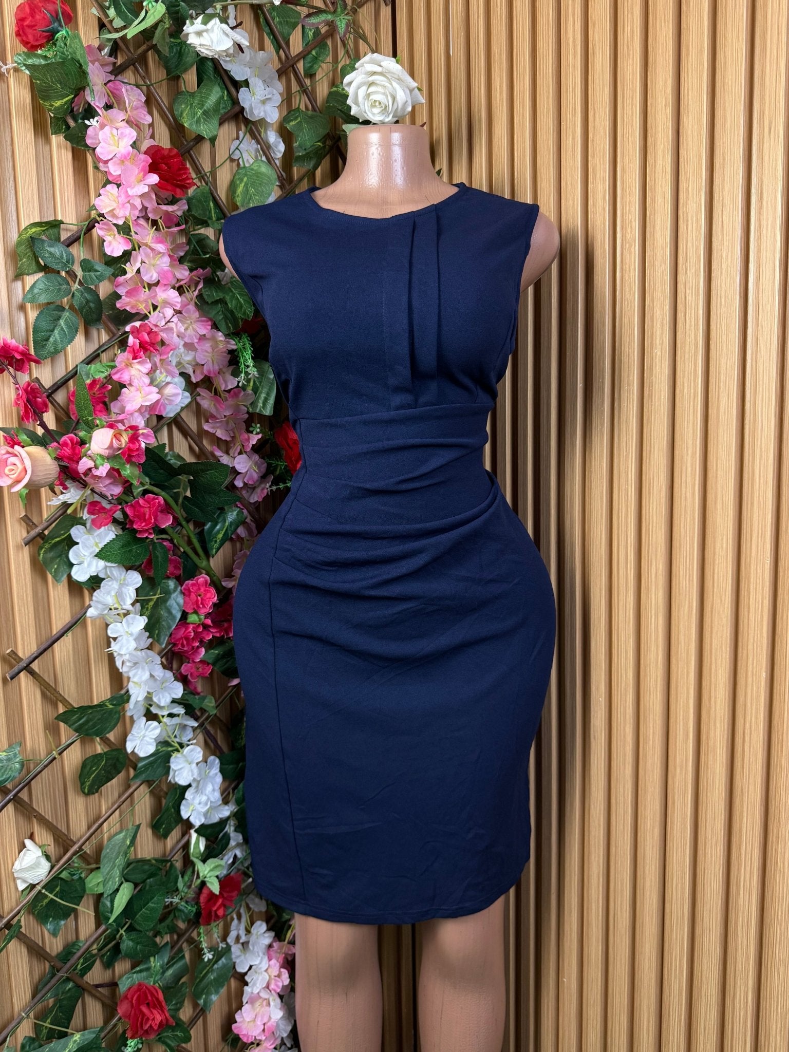 Robe moulante slim sans manches dénudée - Perluna Store