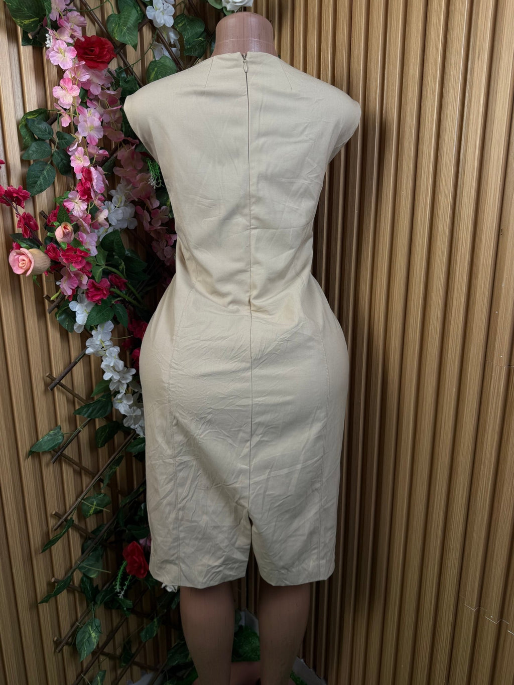 Robe moulante slim sans manches - Perluna Store