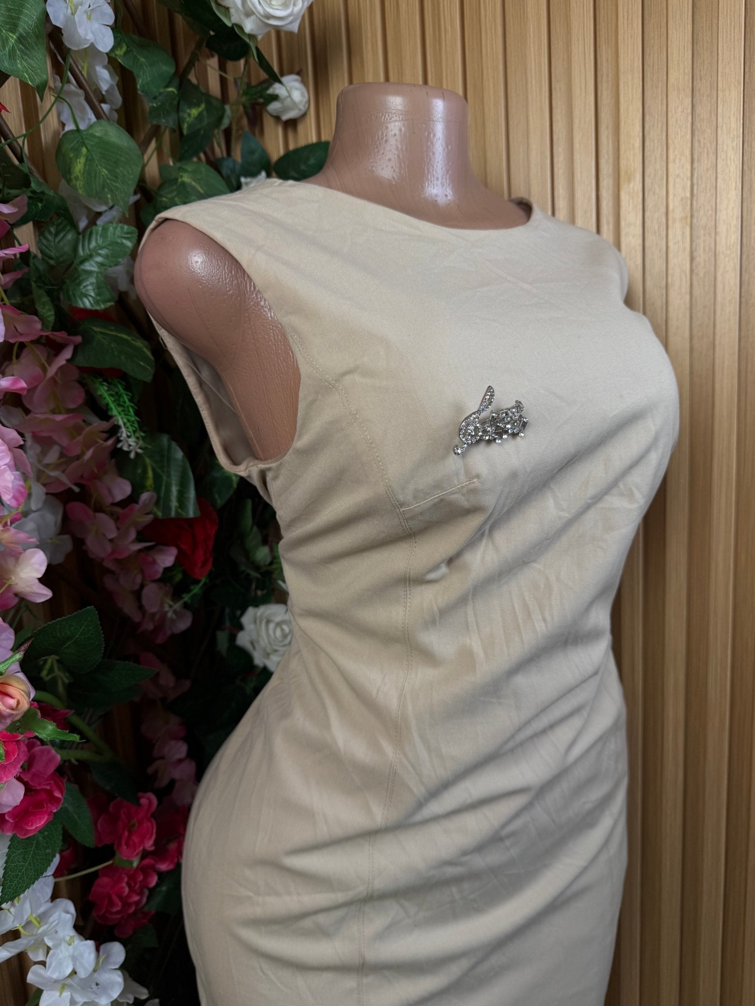 Robe moulante slim sans manches - Perluna Store
