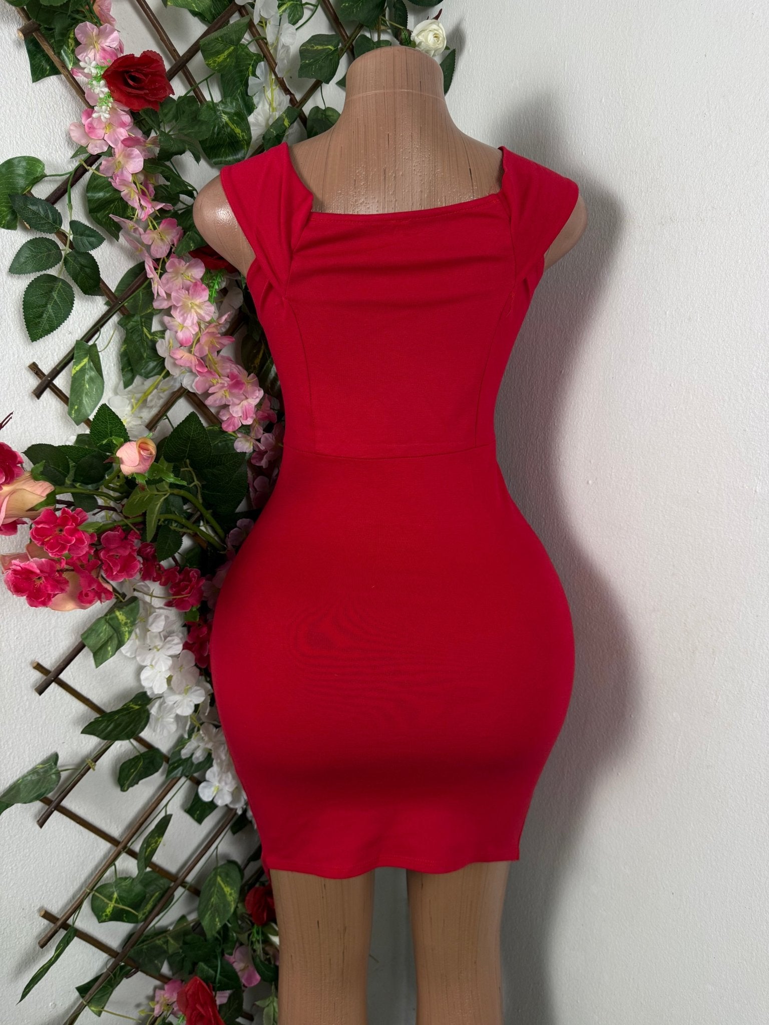 Robe moulante slim sans manches - Perluna Store