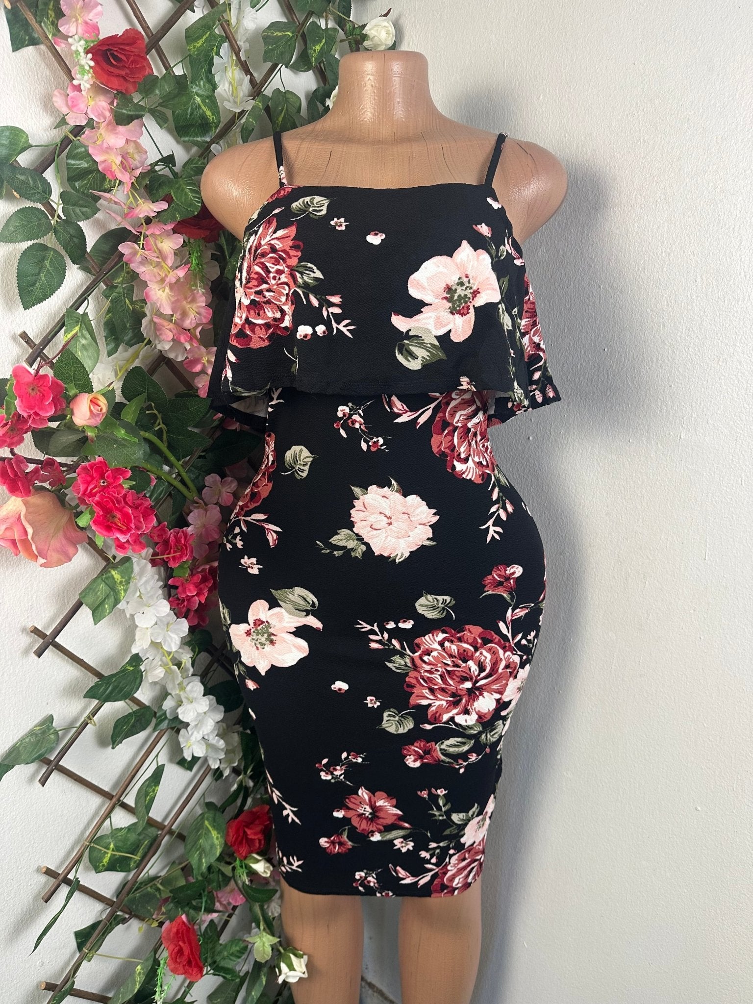 Robe moulanteà fine bretelles imprimée fleurie - Perluna Store - kinshasa