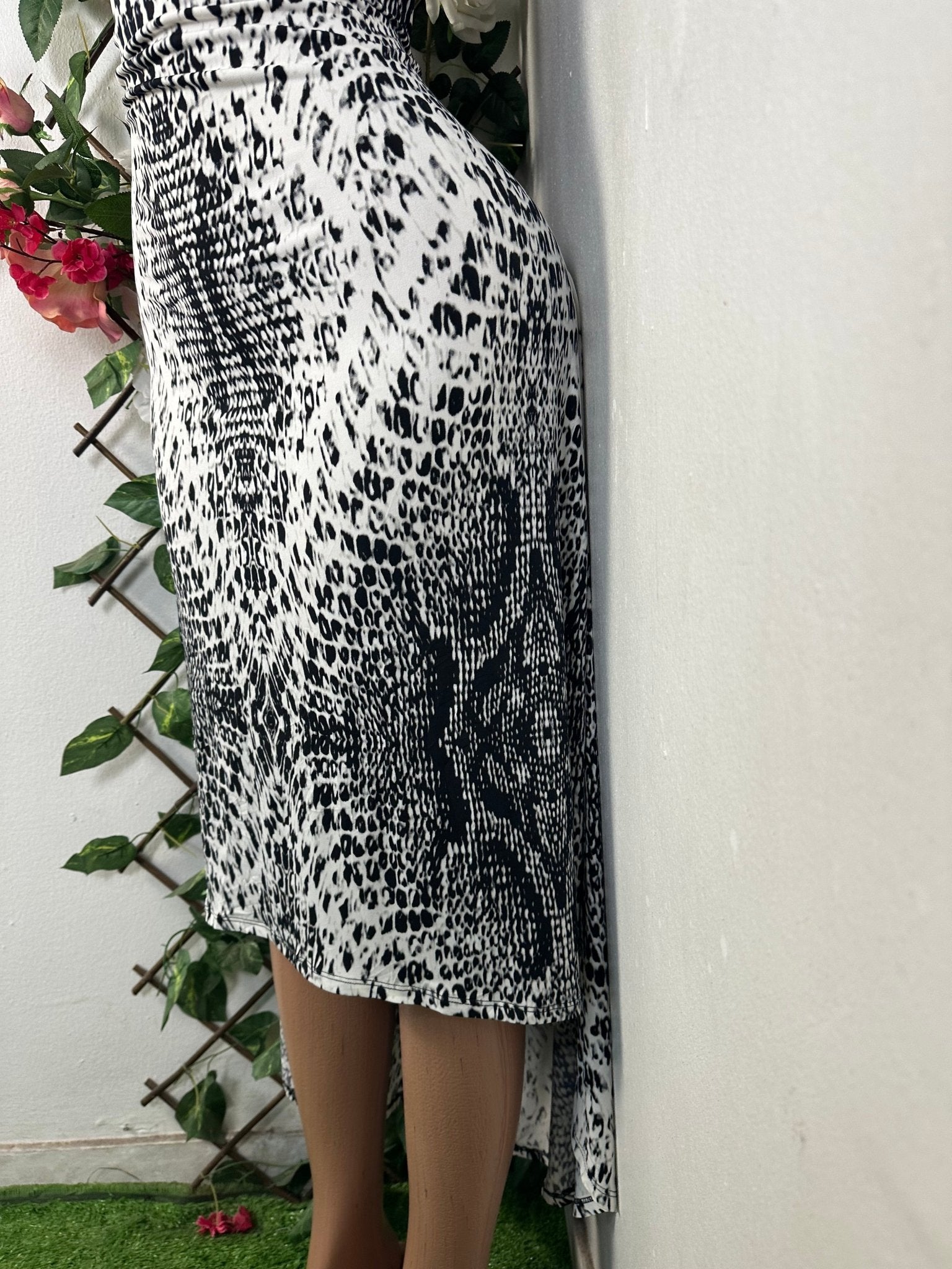 Robe moullante à fine bretelle - Perluna Store - kinshasa