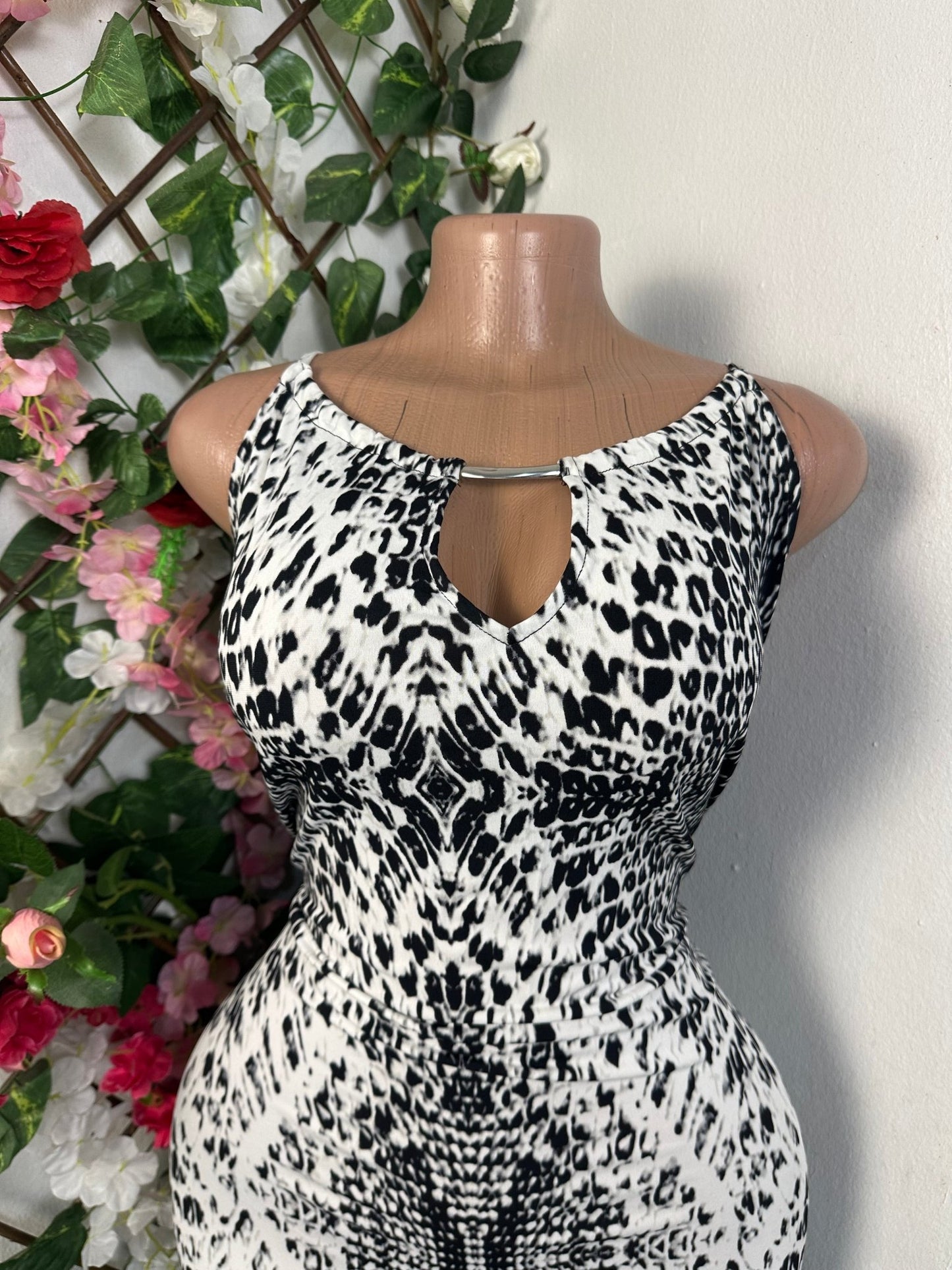 Robe moullante à fine bretelle - Perluna Store - kinshasa