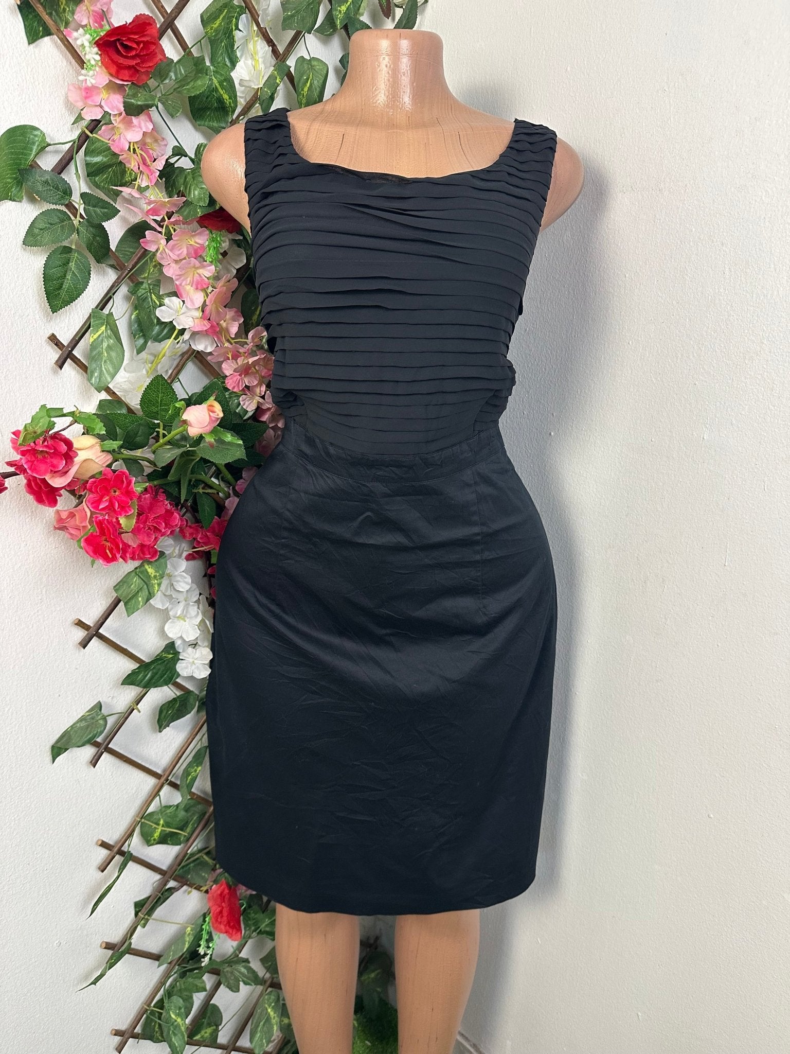 Robe moullante à fine bretelle - Perluna Store - kinshasa