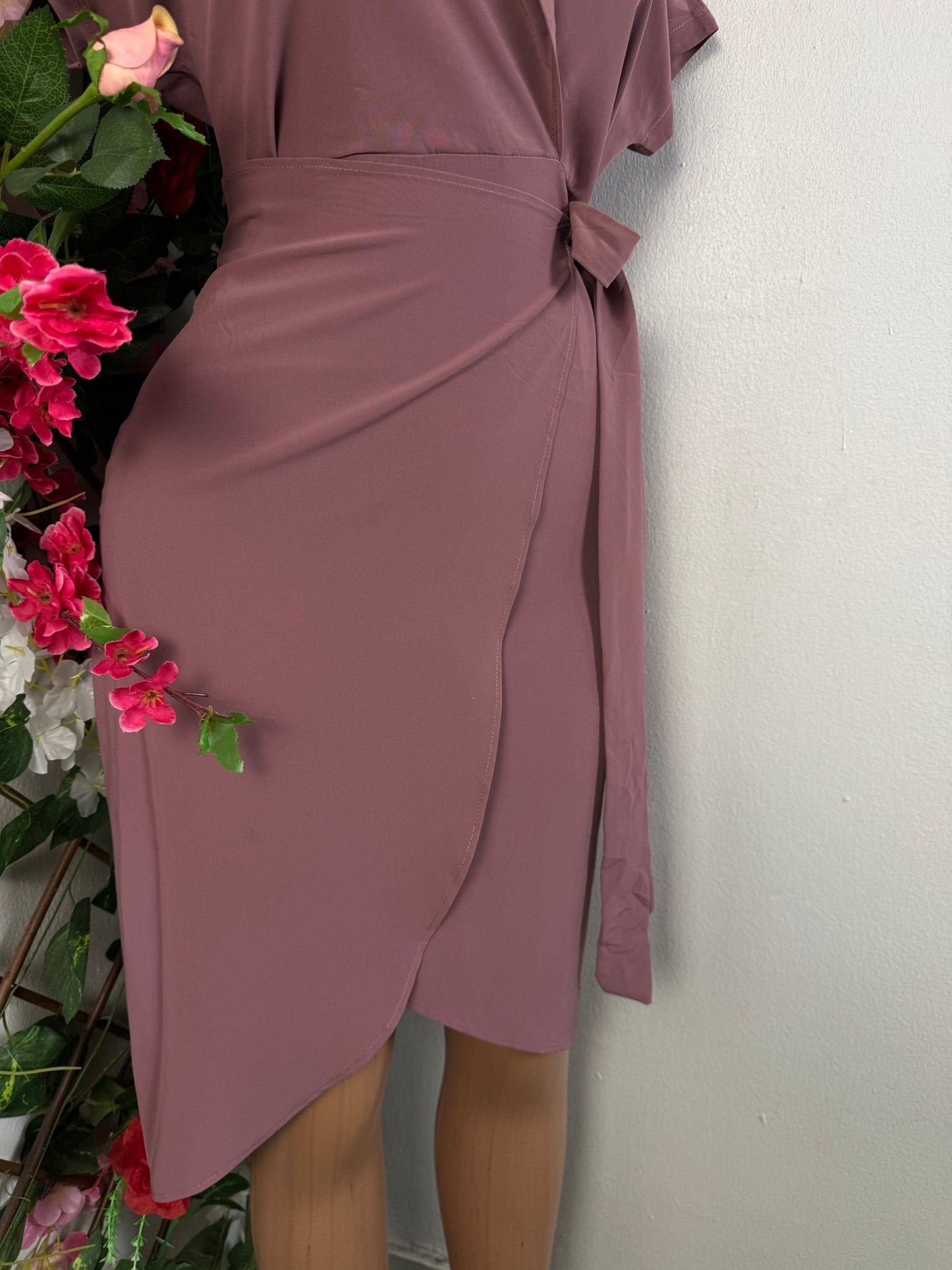 Robe portefeaulle colle en V - Perluna Store - kinshasa