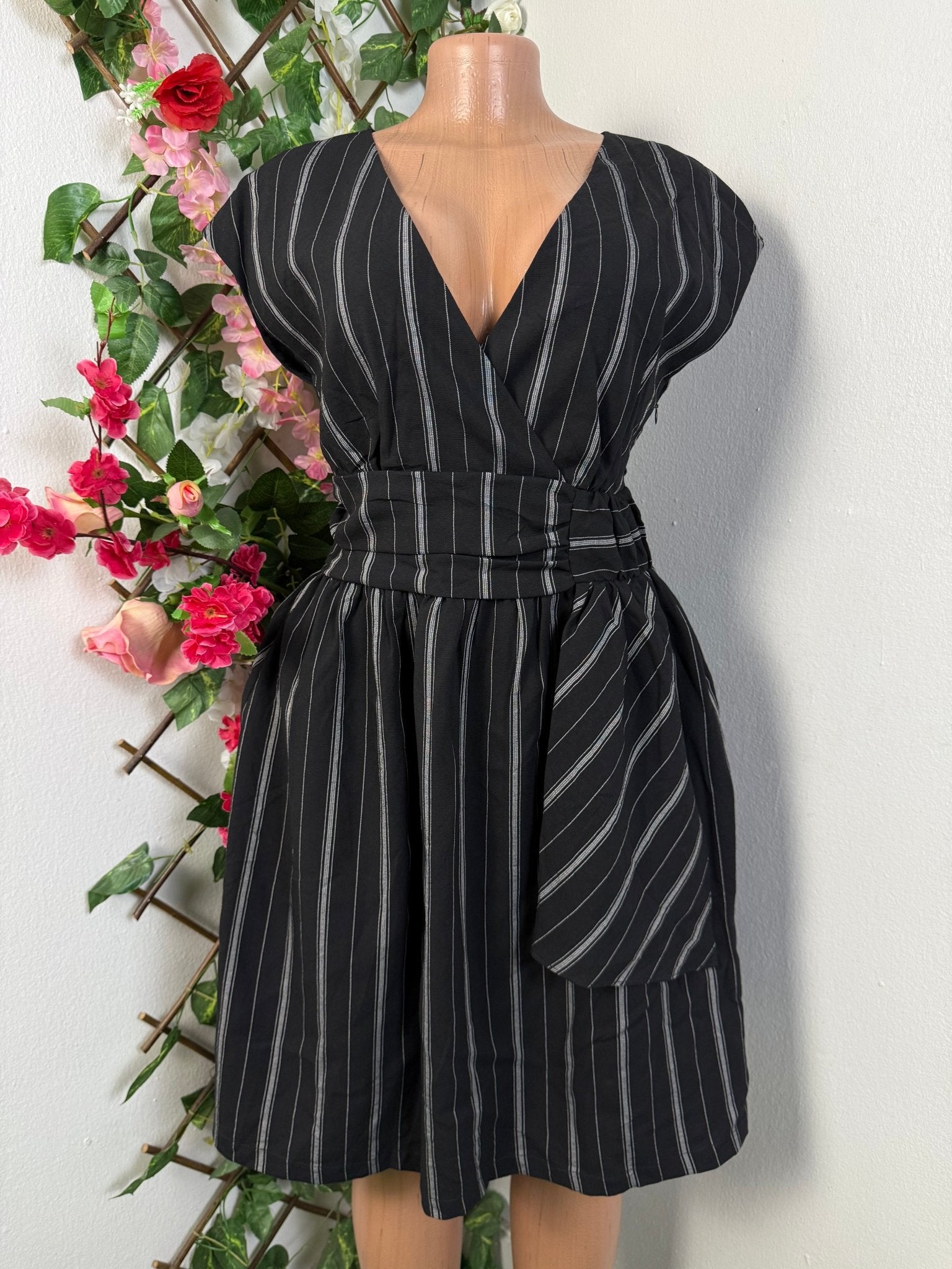 Robe portefeuille sans manche - Perluna Store - kinshasa