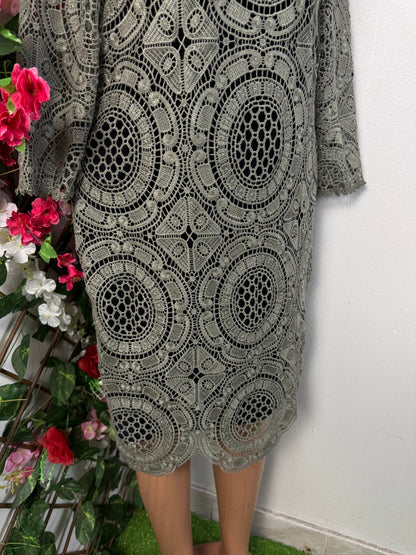 Robe simple avec par - dessus en dentelle - Perluna Store - kinshasa