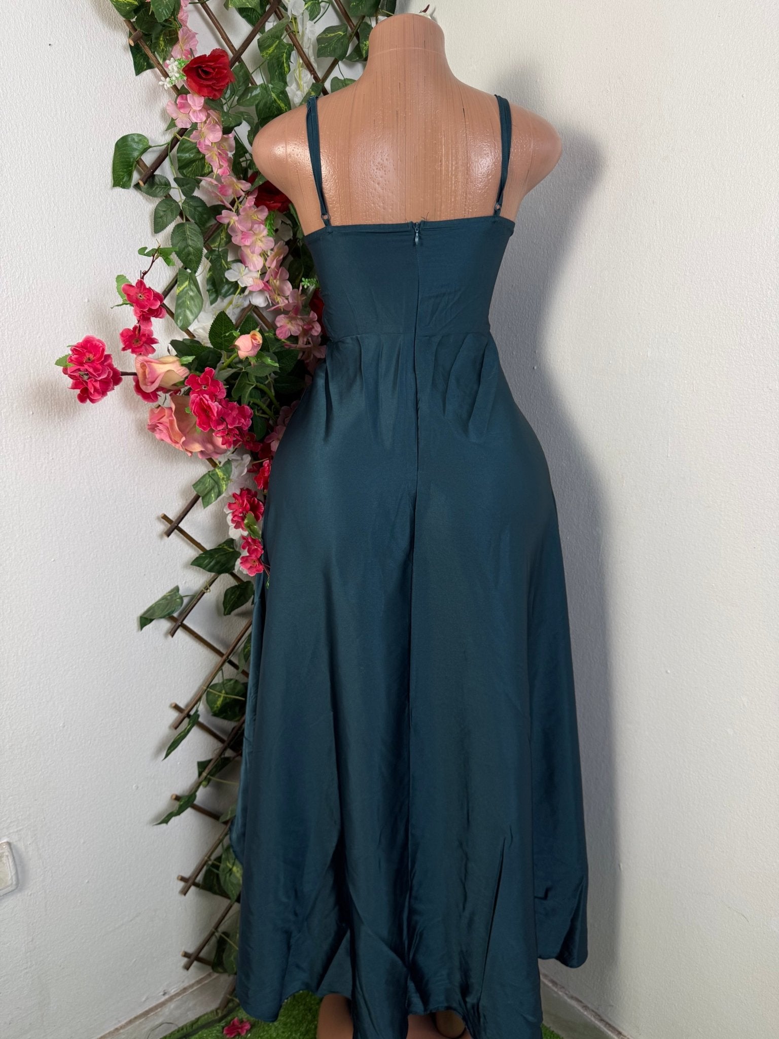 Robe soirée en satin à fine bretelle - Perluna Store - kinshasa