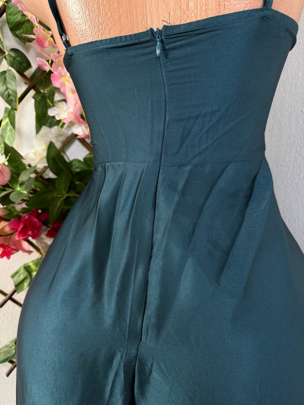 Robe soirée en satin à fine bretelle - Perluna Store - kinshasa