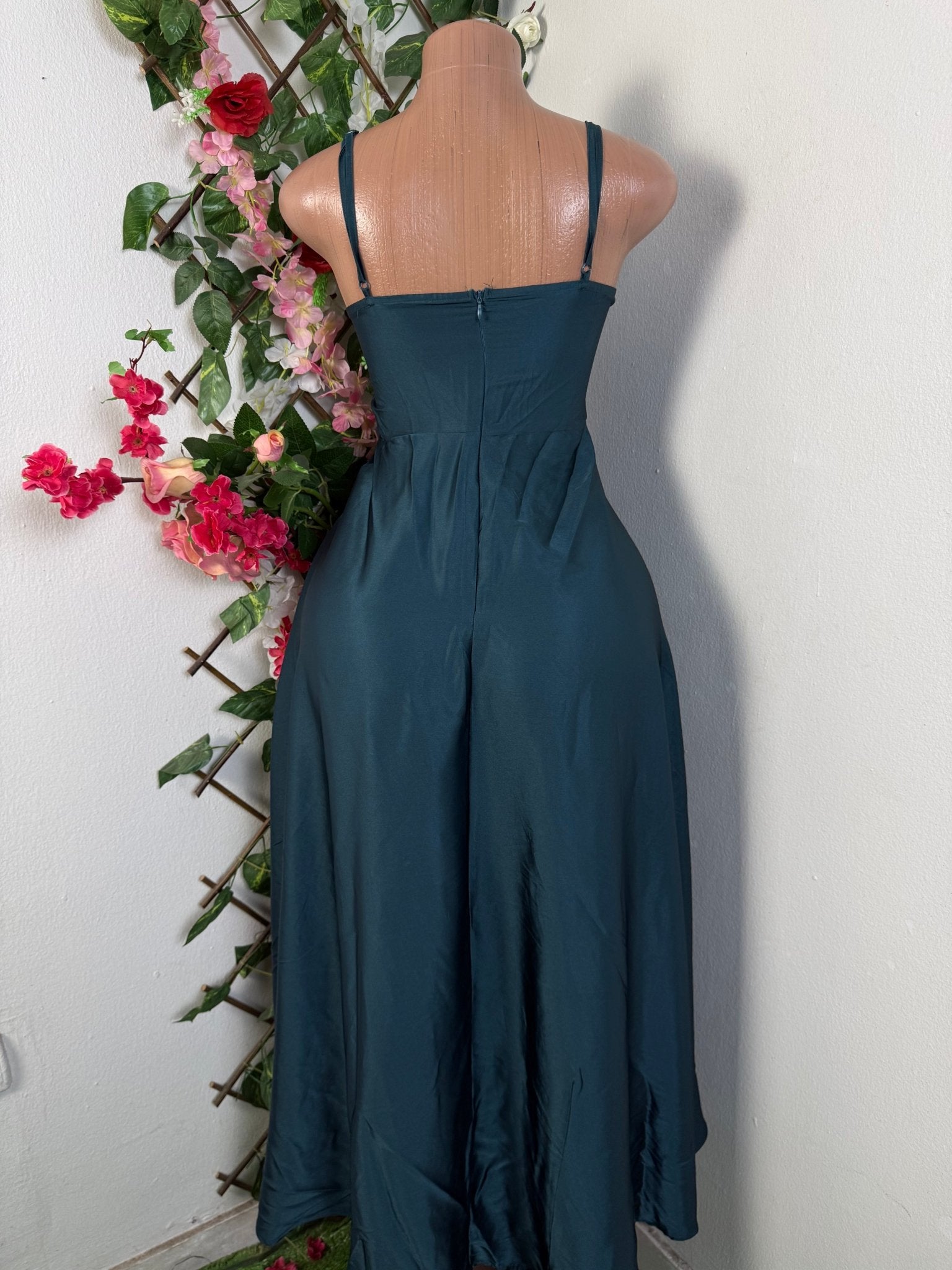 Robe soirée en satin à fine bretelle - Perluna Store - kinshasa