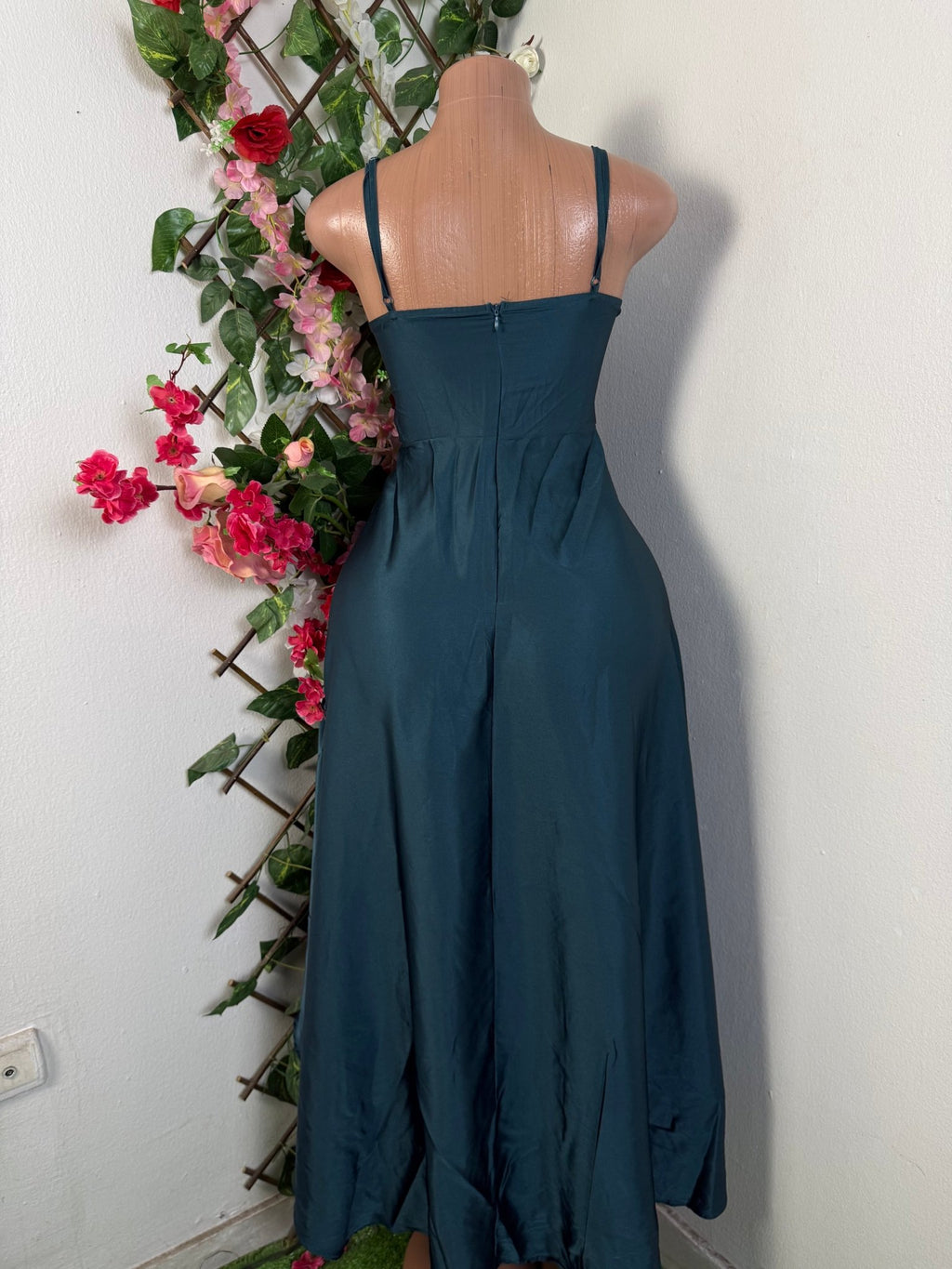 Robe soirée en satin à fine bretelle - Perluna Store - kinshasa