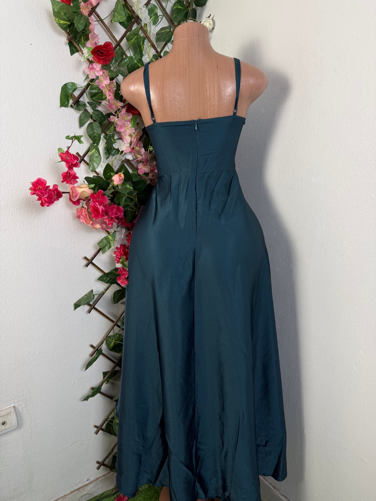 Robe soirée en satin à fine bretelle - Perluna Store - kinshasa