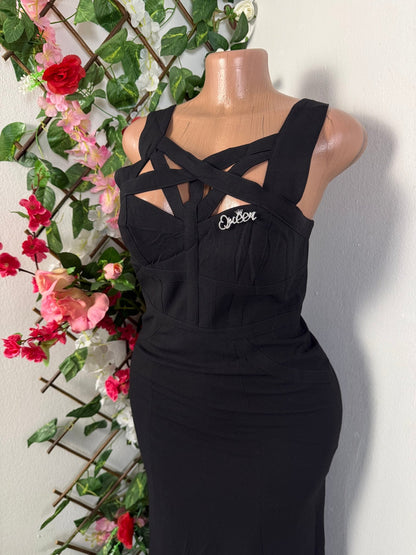Robe soirée longue a bretelle buste croisée - Perluna Store - kinshasa